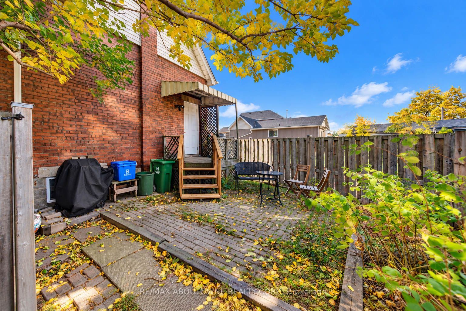 81 Glendale Avenue N Property Photo 22