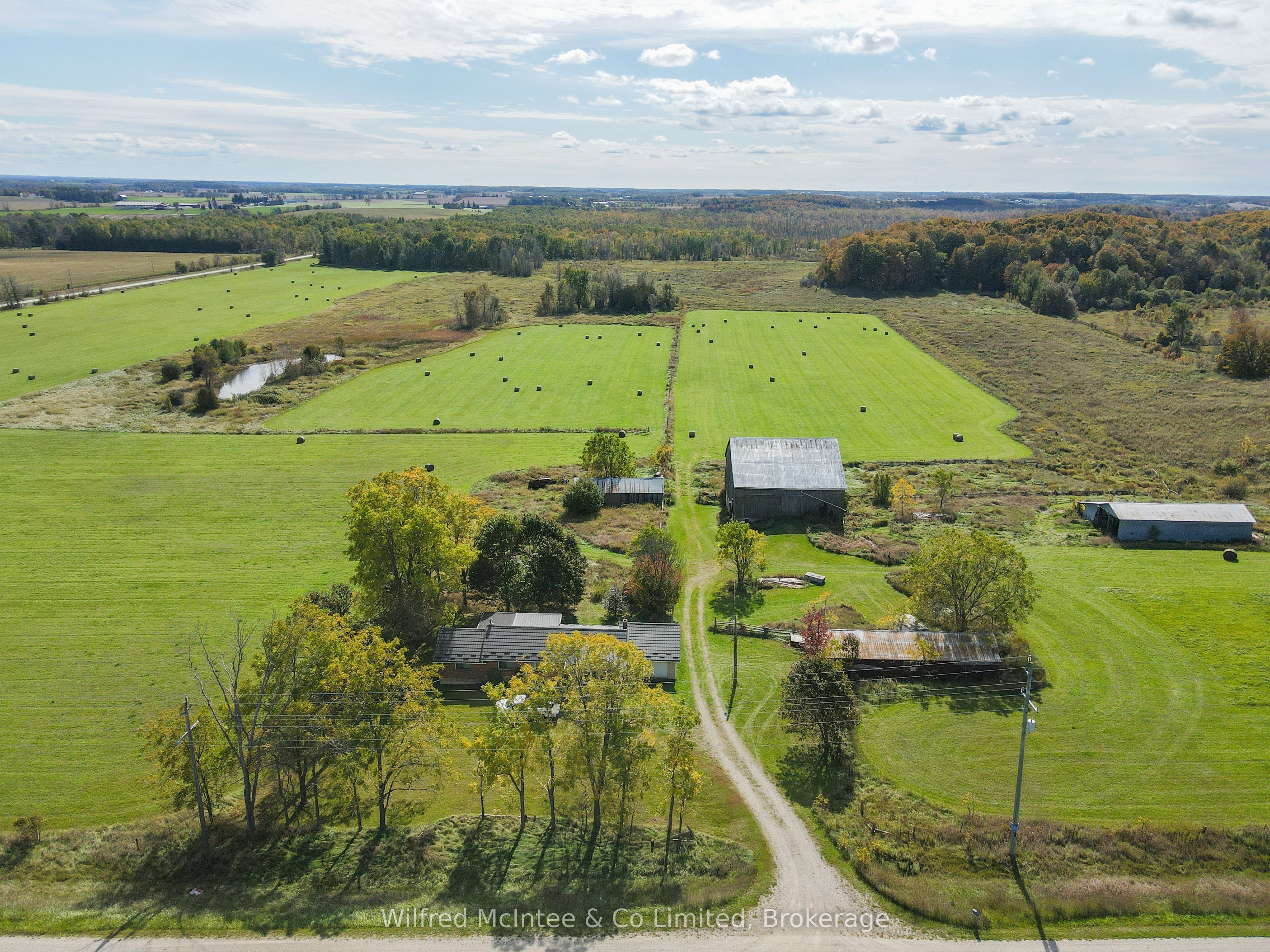 7414 21 Highway Property Photo 1