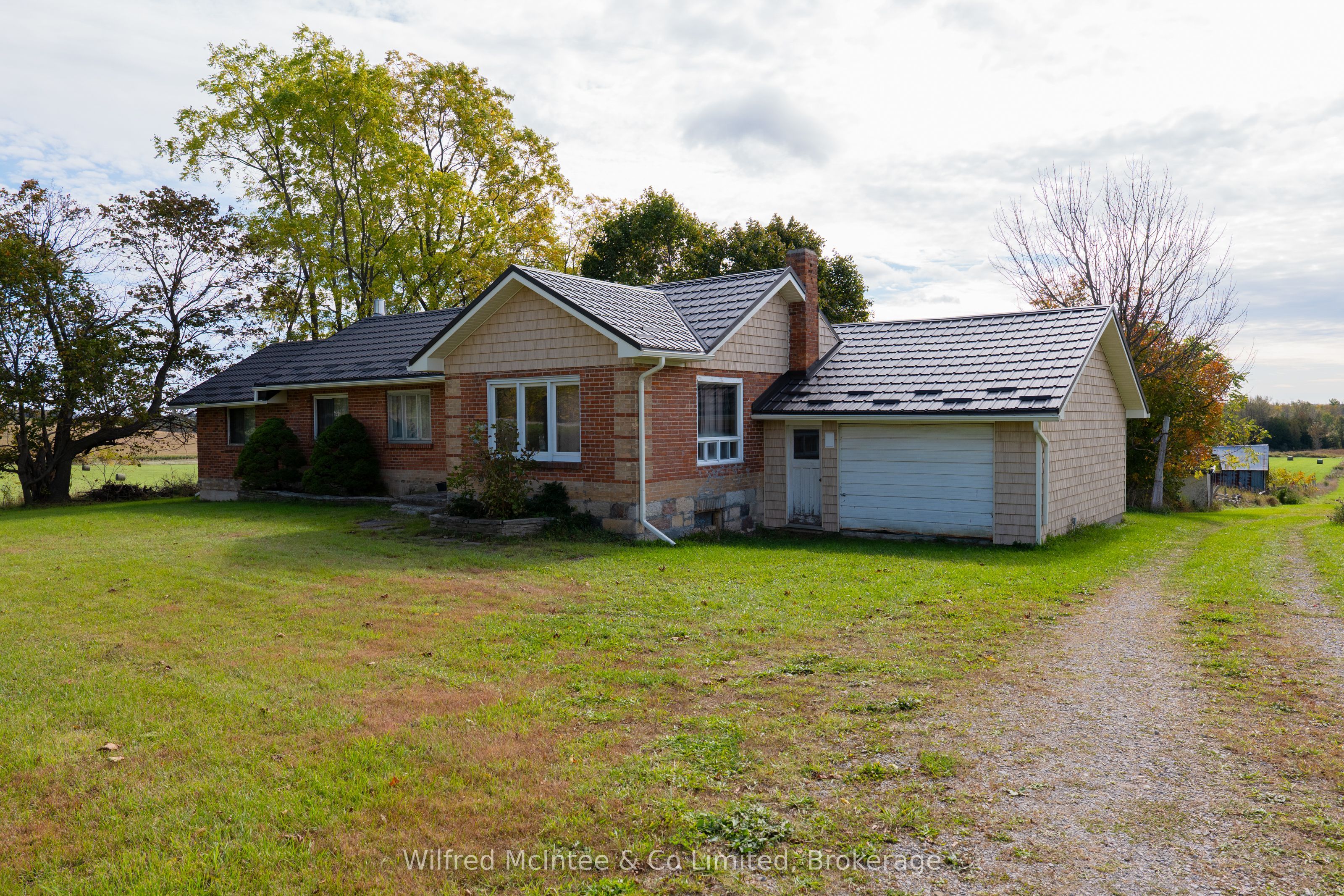 7414 21 Highway Property Photo 17