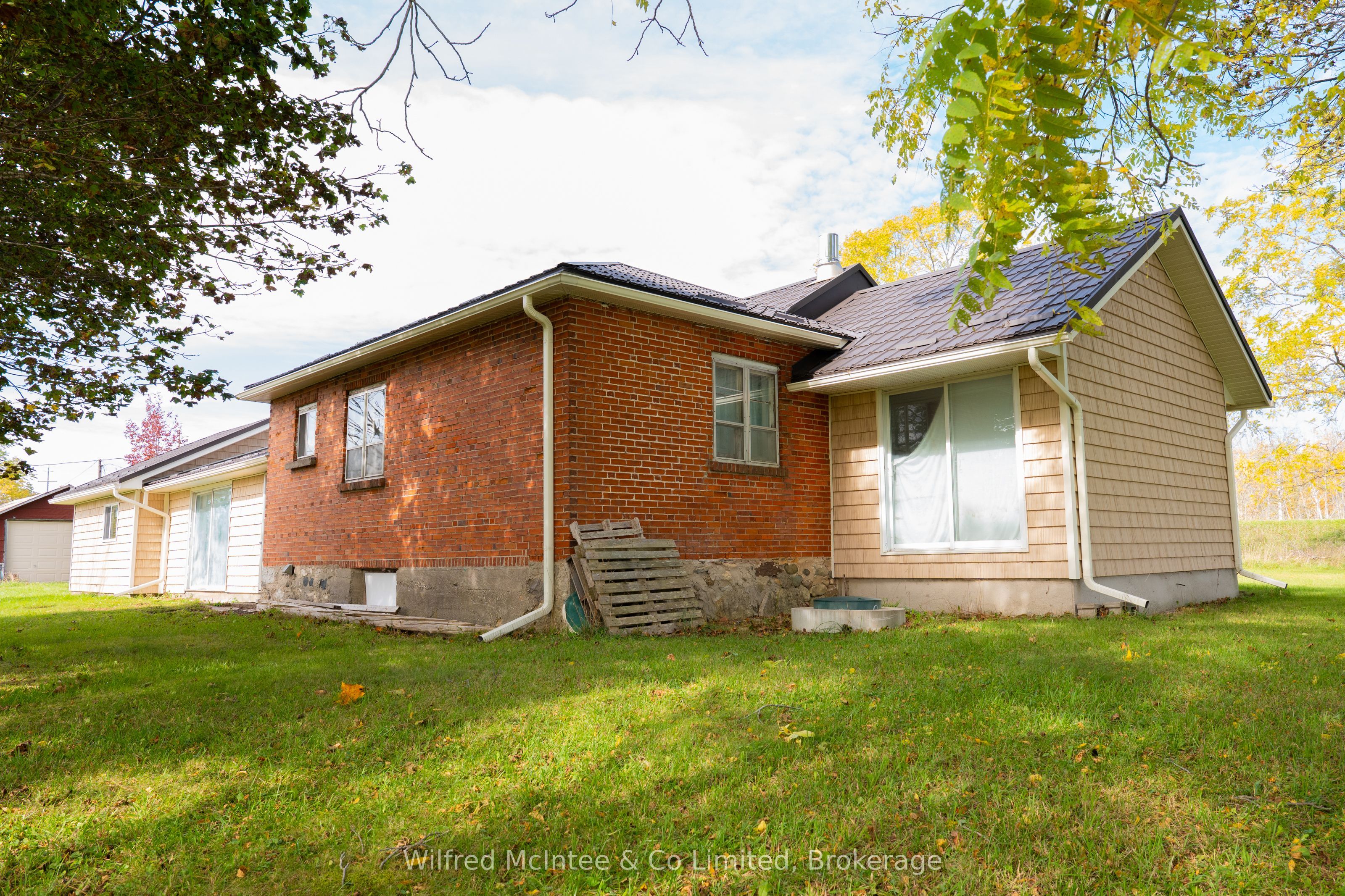 7414 21 Highway Property Photo 18