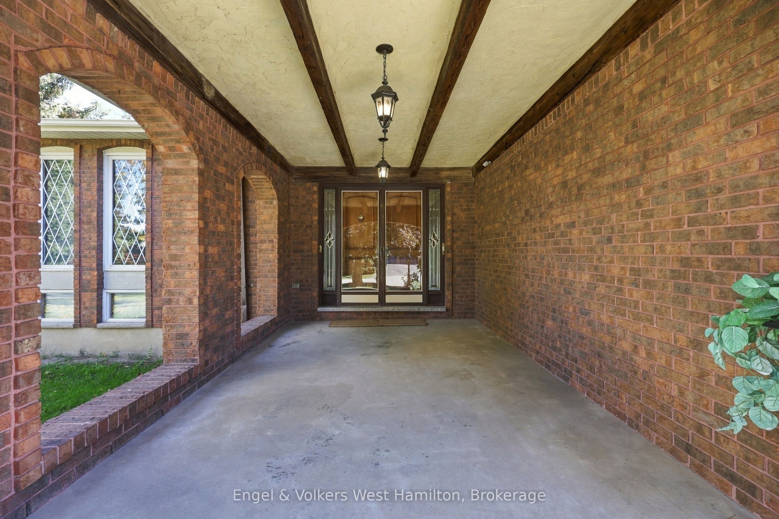 271 Tanbark Road Property Photo 2