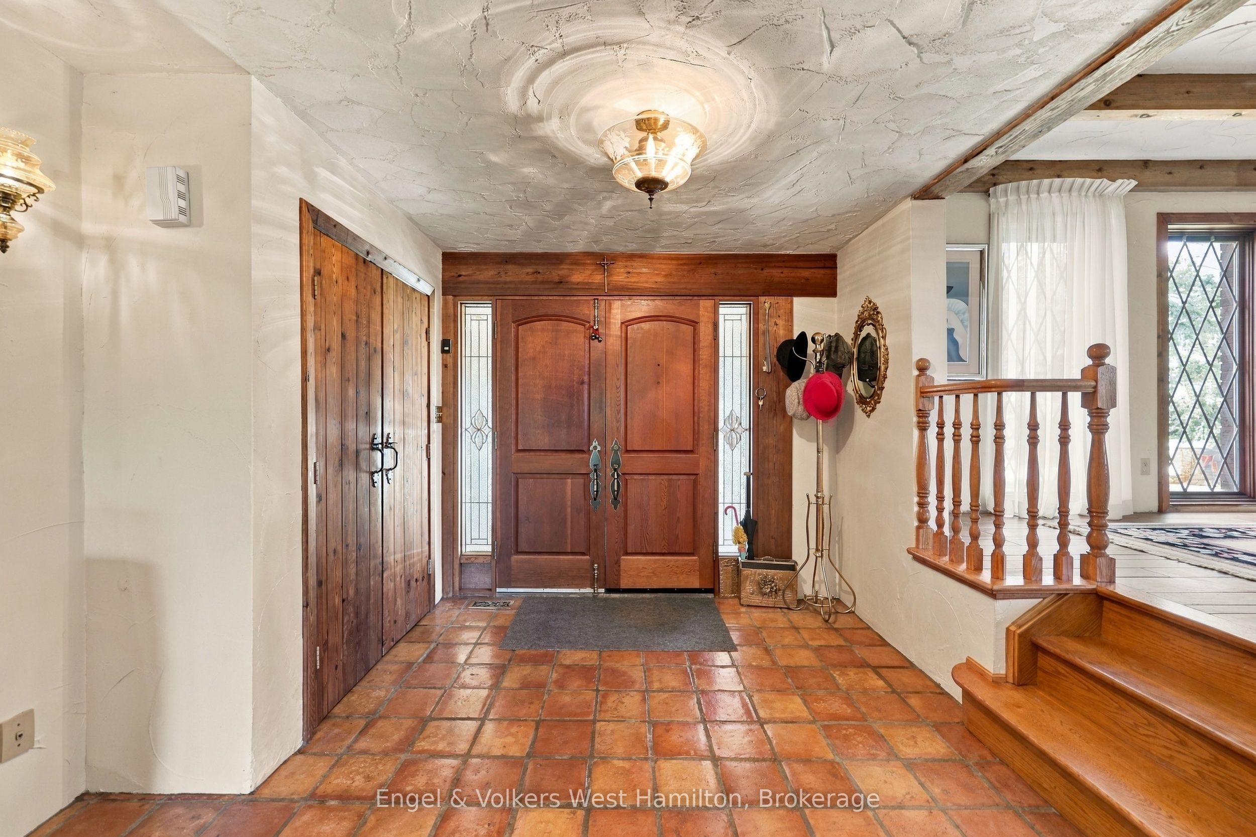 271 Tanbark Road Property Photo 3