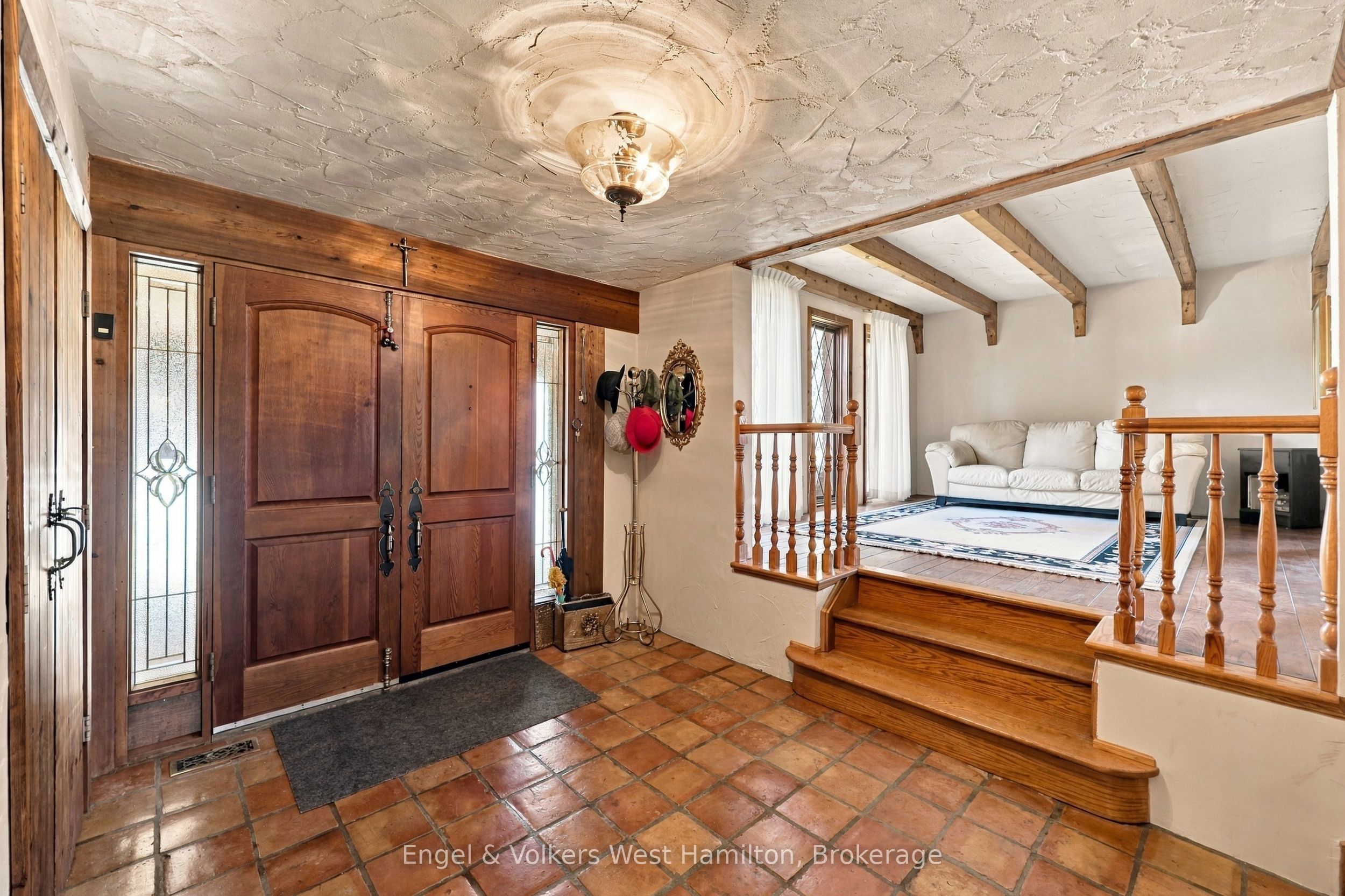 271 Tanbark Road Property Photo 5