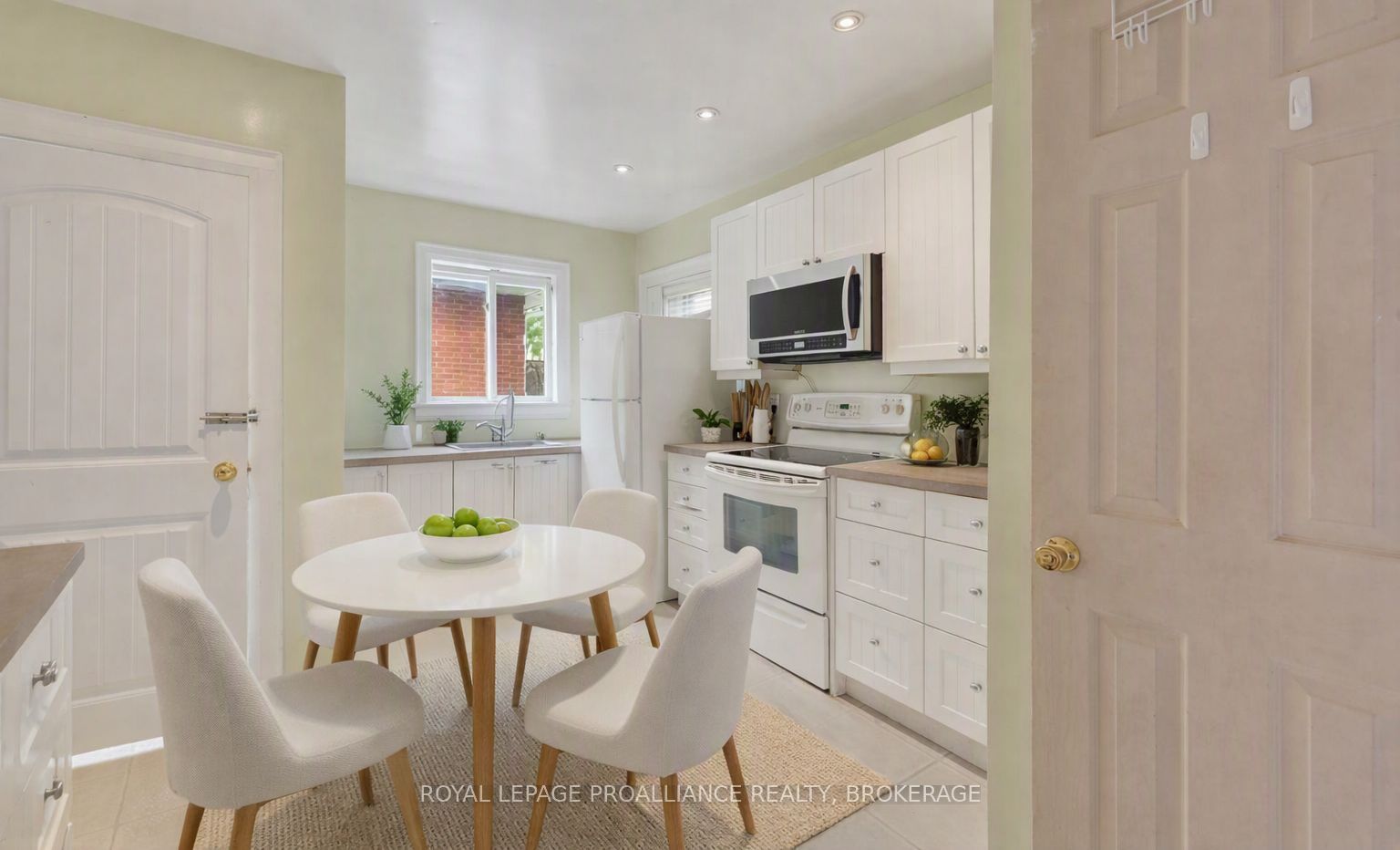 373 Union Street Property Photo 8
