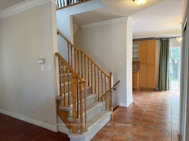 16 Panorama Way Property Photo 3
