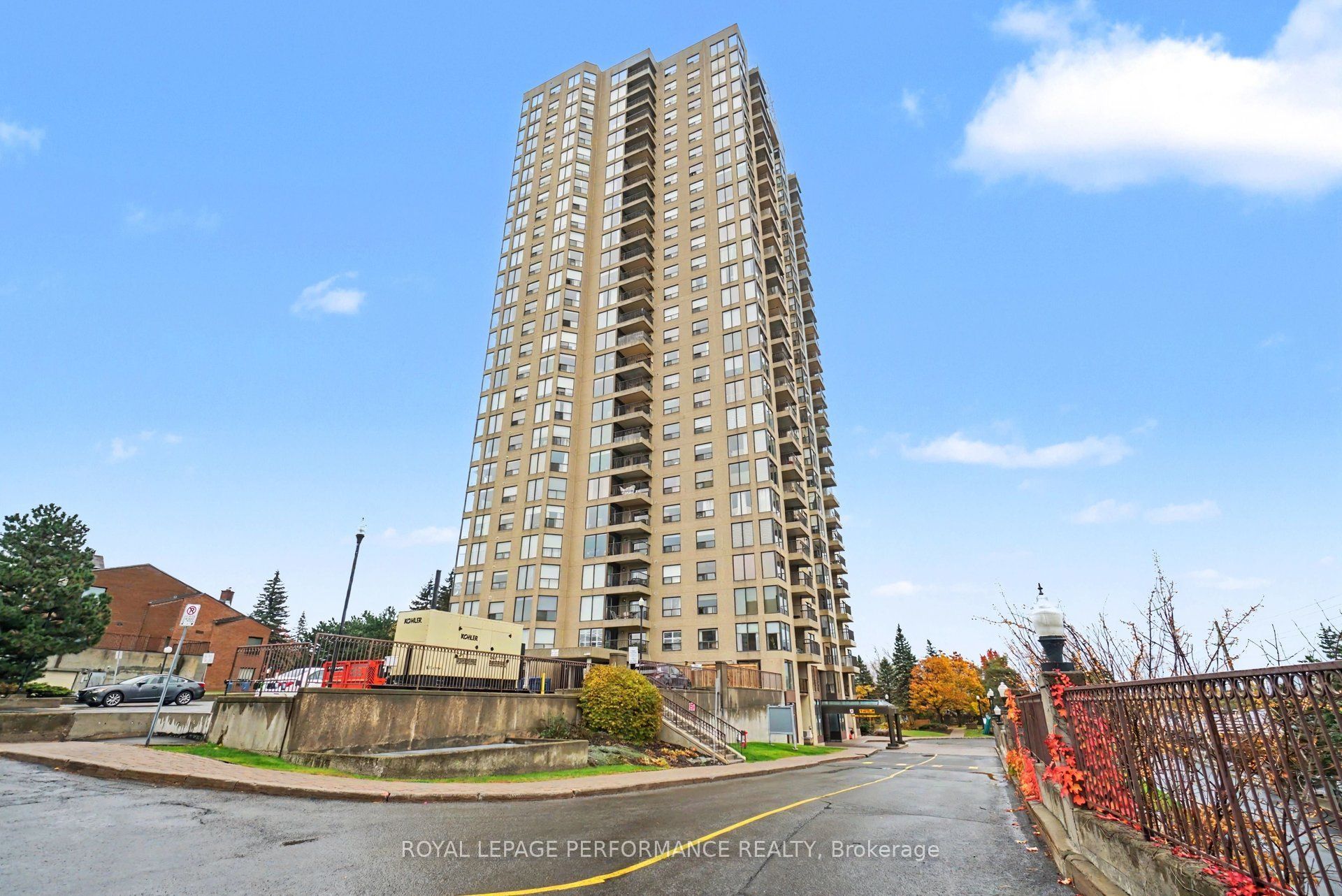 545 St Laurent Boulevard 1803 Property Photo 1