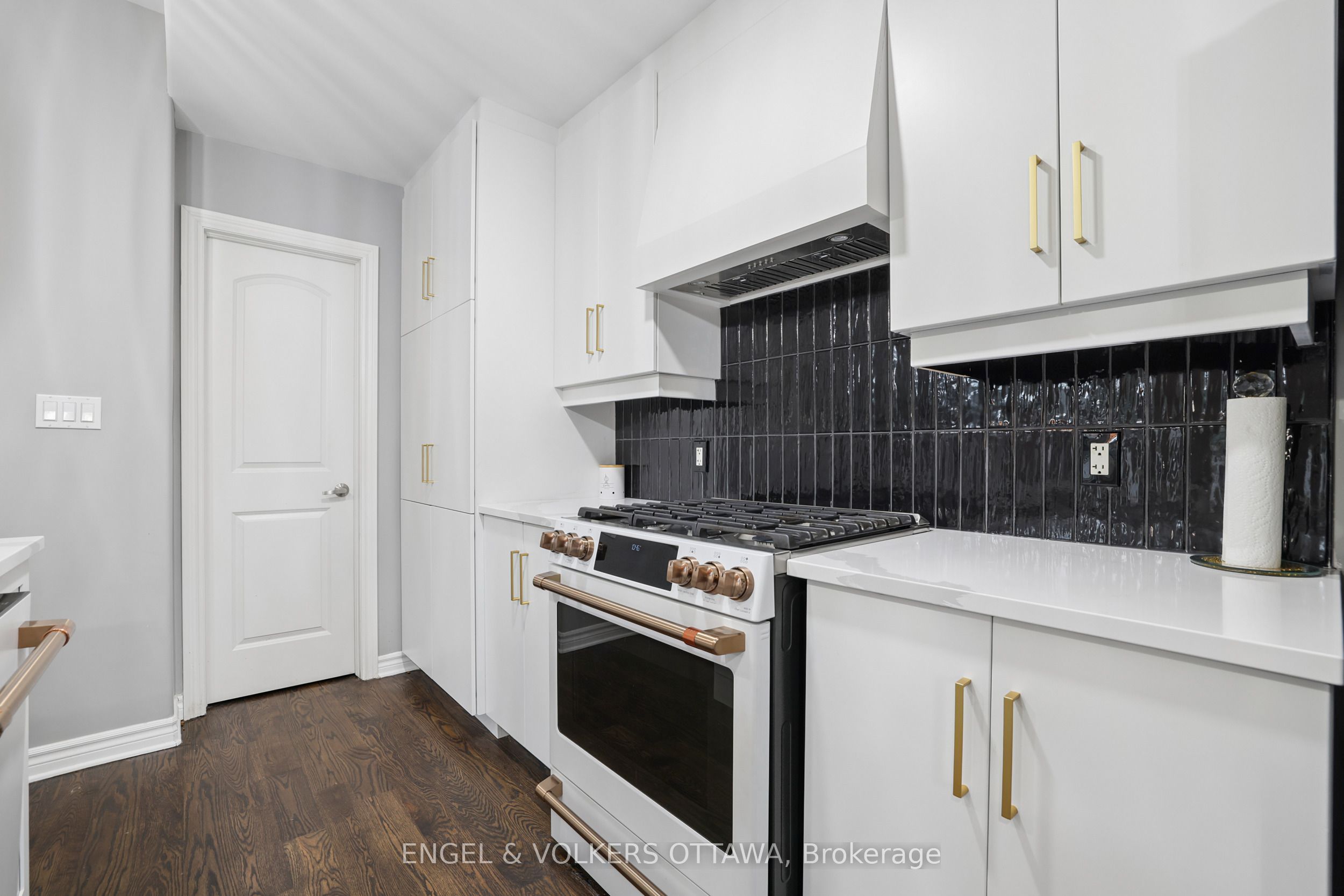 803 Petra Private Property Photo 17