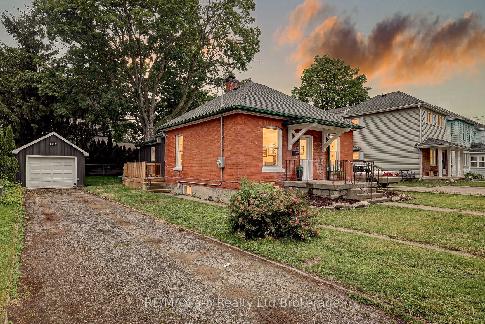 91 Winniett Street Property Photo 1