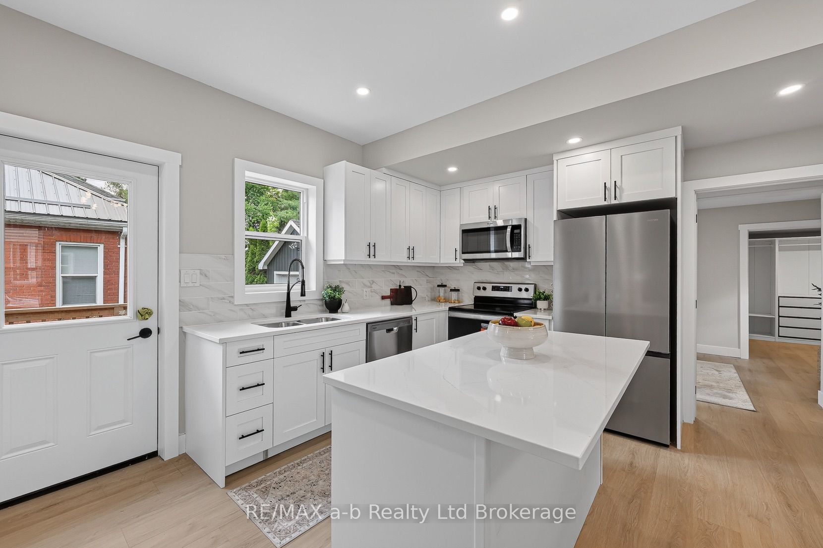 91 Winniett Street Property Photo 5