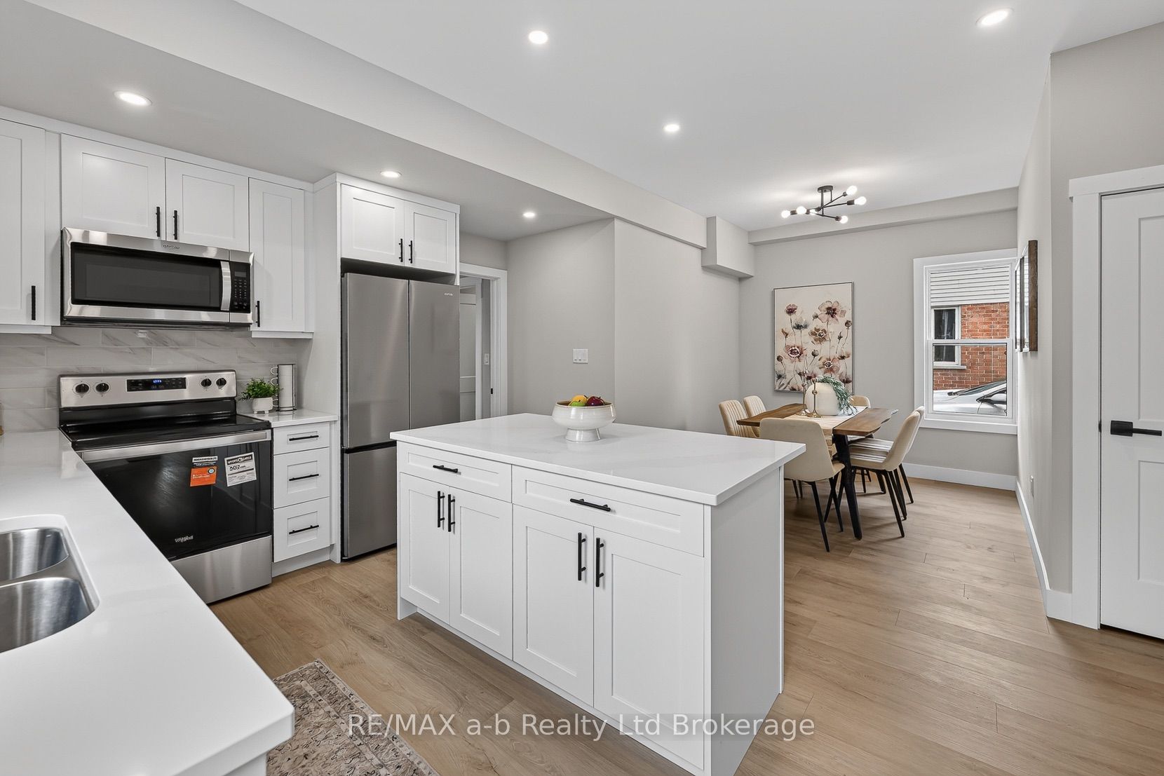 91 Winniett Street Property Photo 8