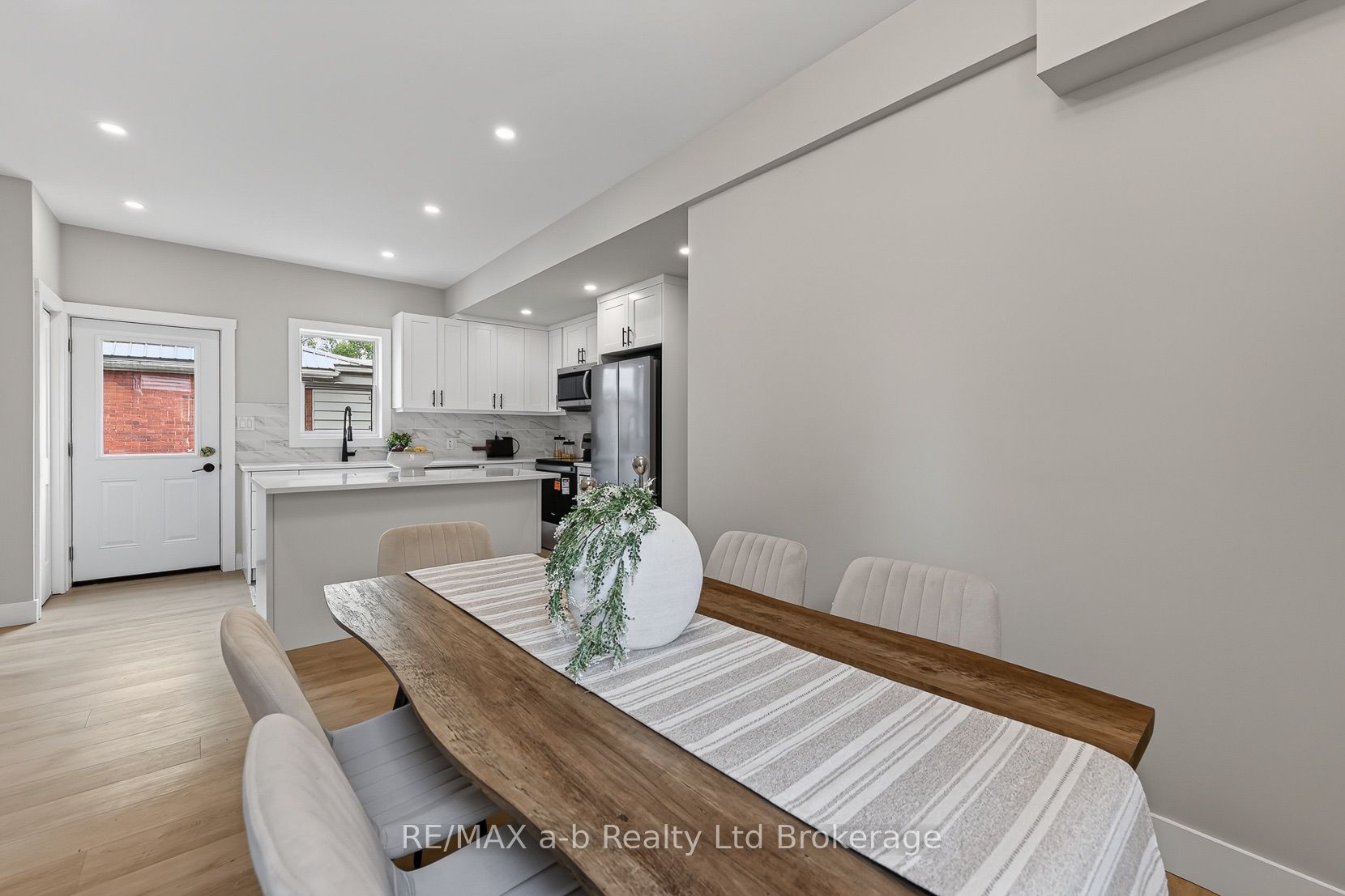 91 Winniett Street Property Photo 10