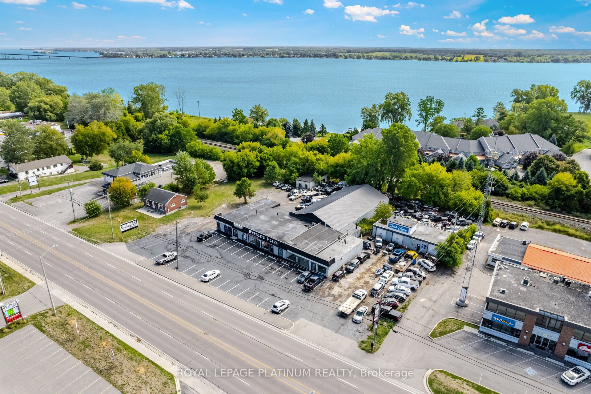 481 Dundas Street W 4 Property Photo 1
