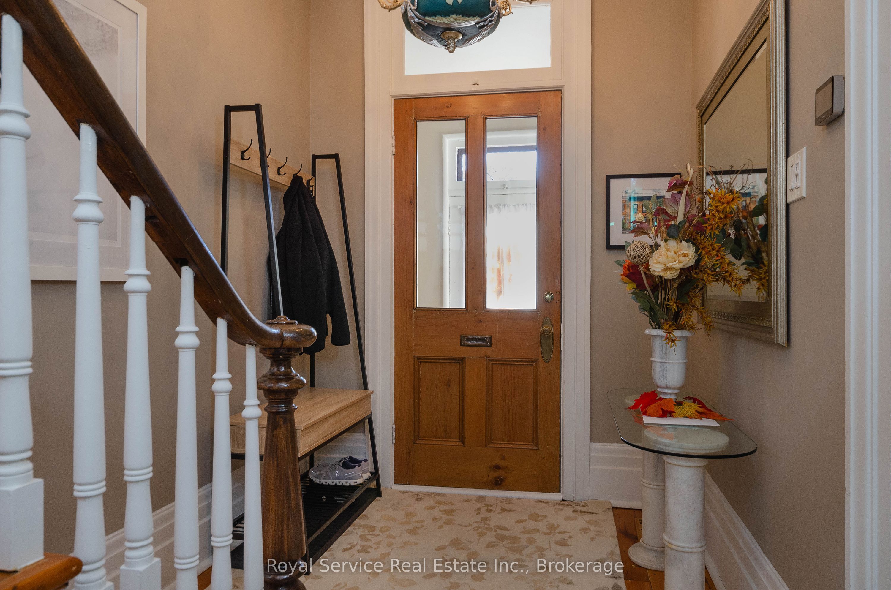 7 Bramley Street N Property Photo 3
