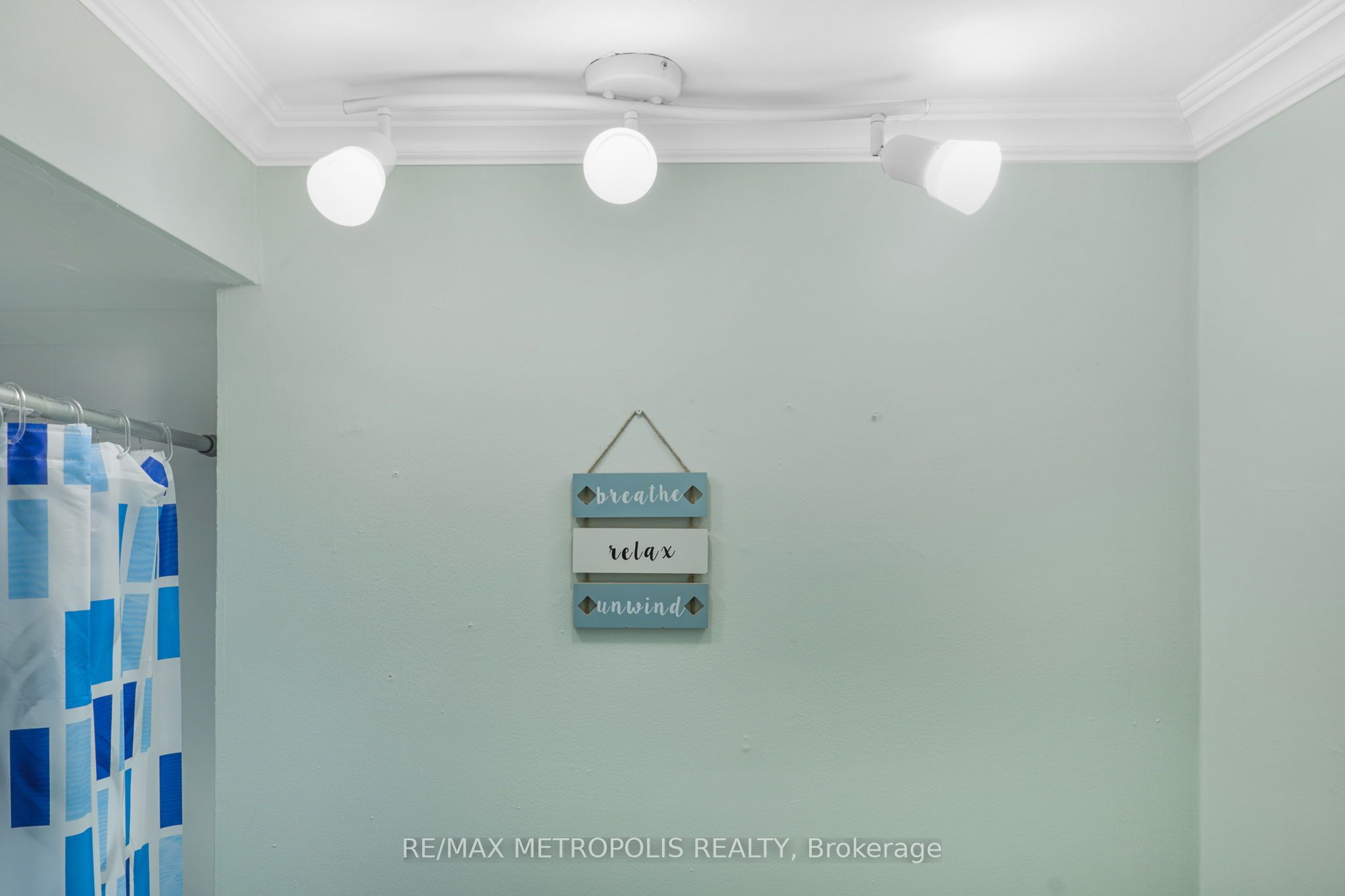719 Knox Avenue Property Photo 22