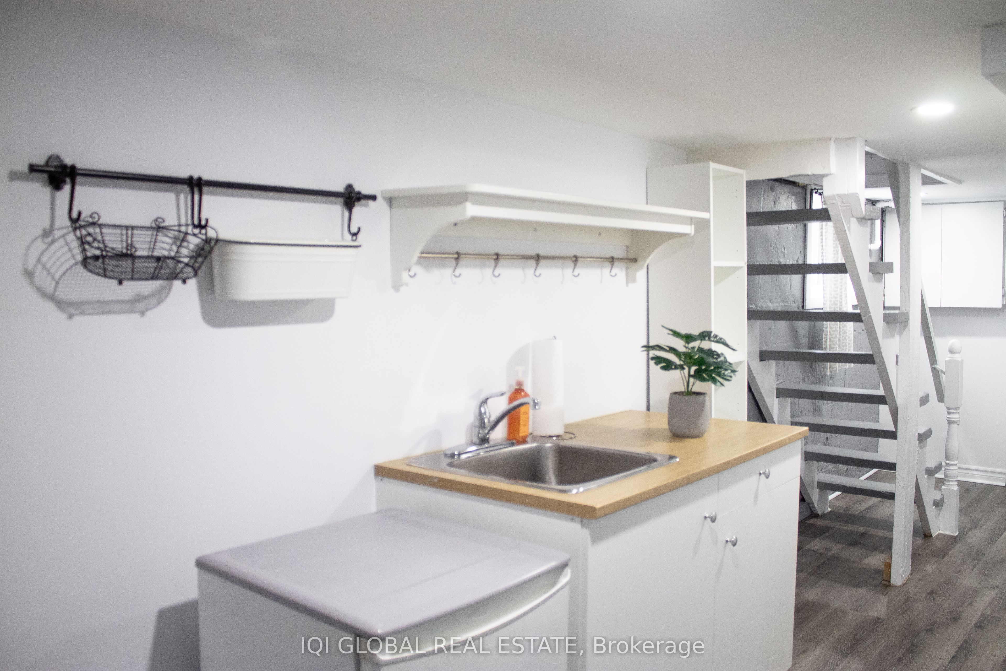 65 Holmes Avenue Property Photo 26