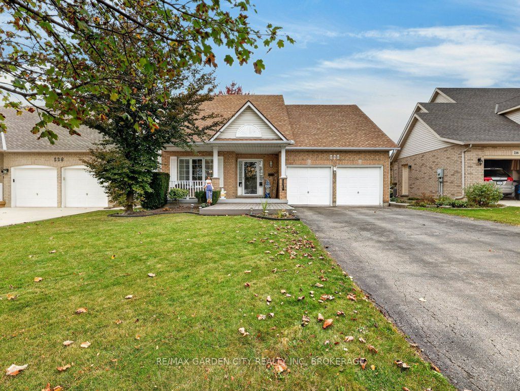 222 Summers Drive Property Photo 1