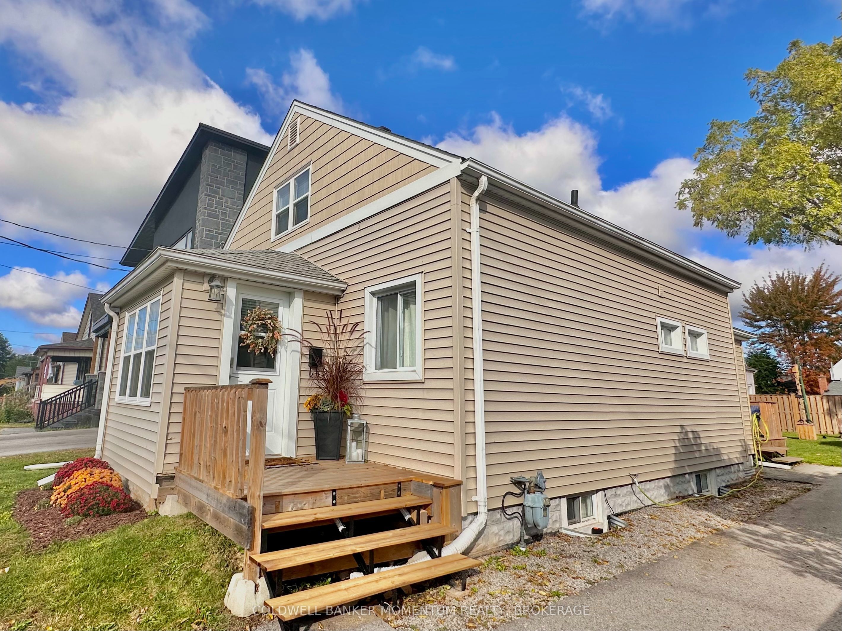 6449 Murray Street Property Photo 1