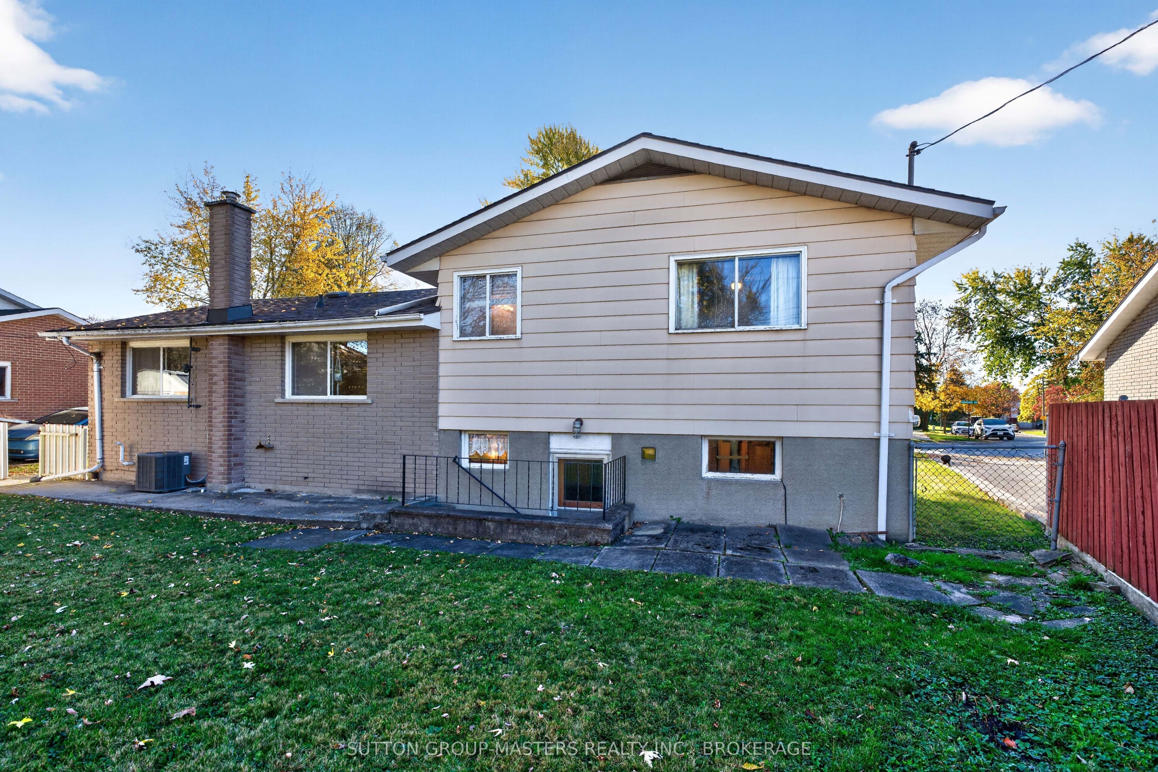 91 Conacher Drive Property Photo 5