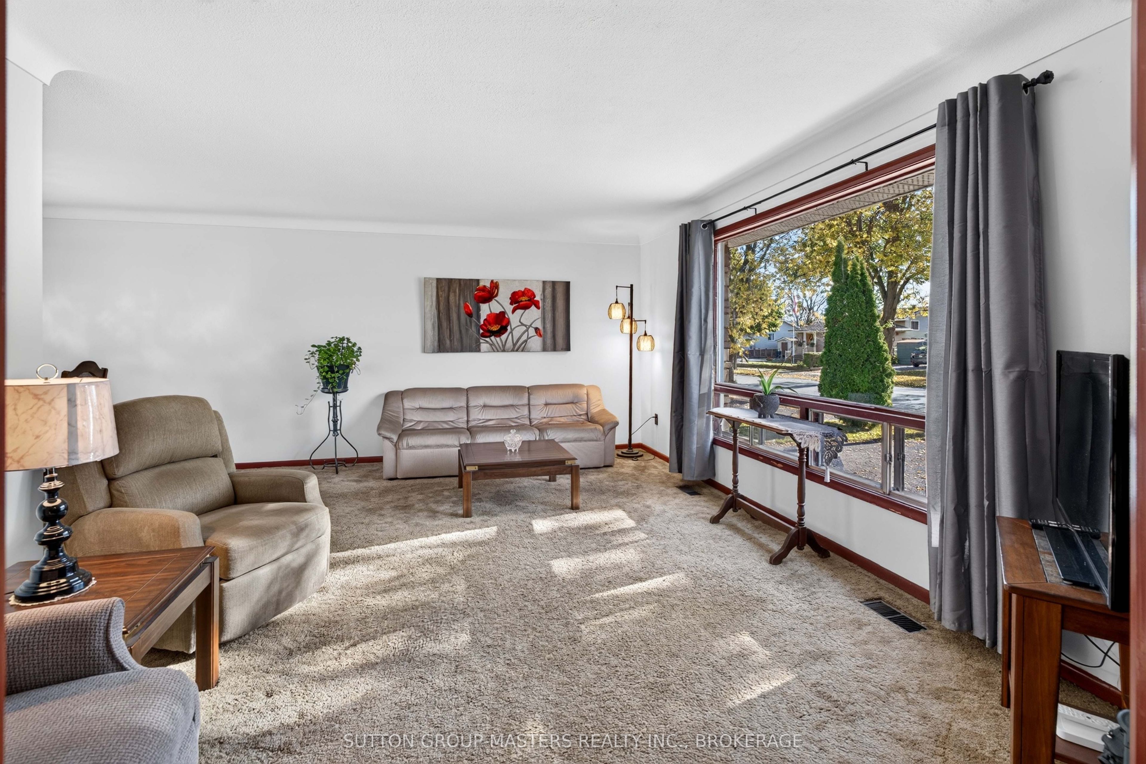 91 Conacher Drive Property Photo 8