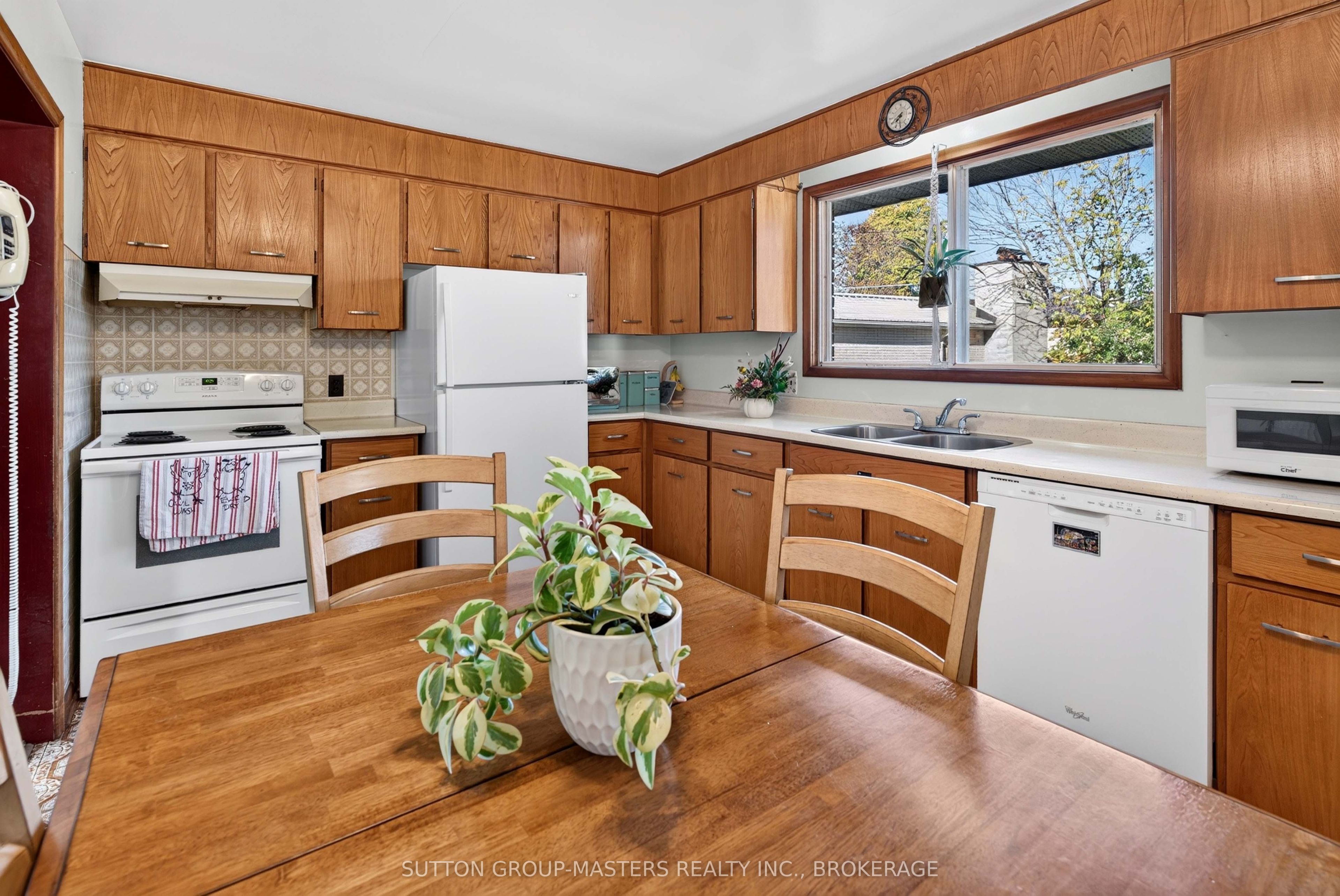 91 Conacher Drive Property Photo 15