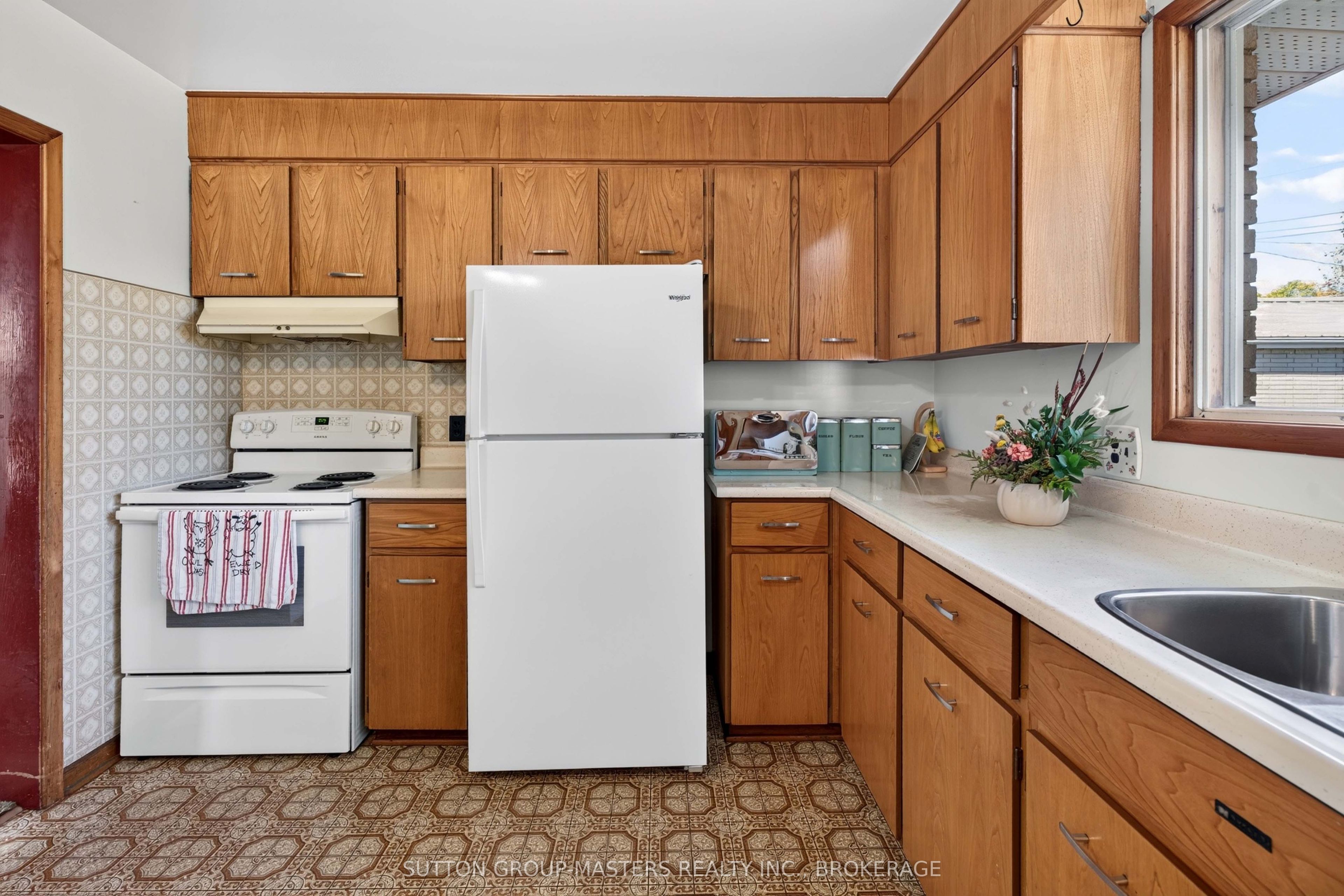 91 Conacher Drive Property Photo 16