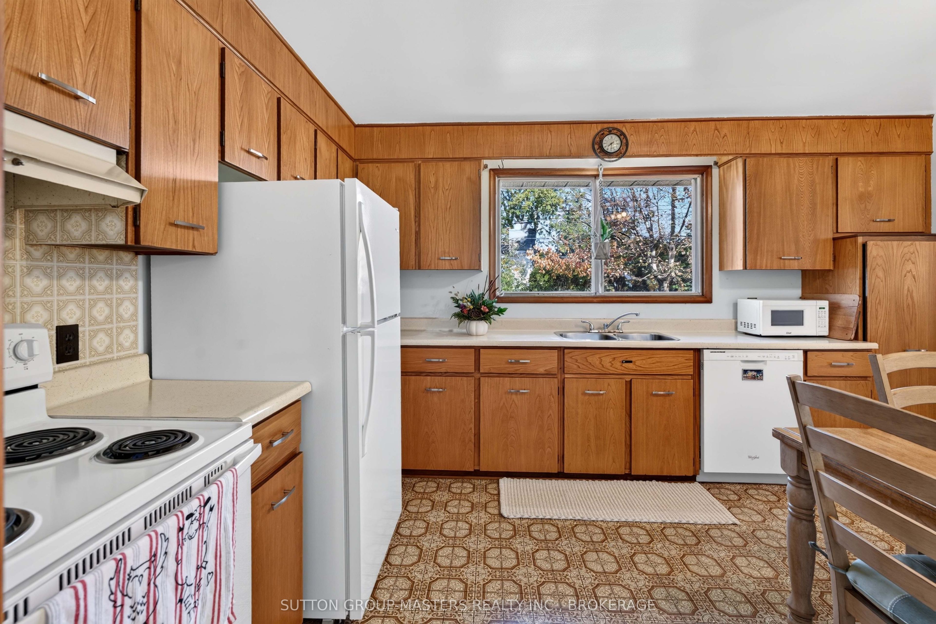 91 Conacher Drive Property Photo 18