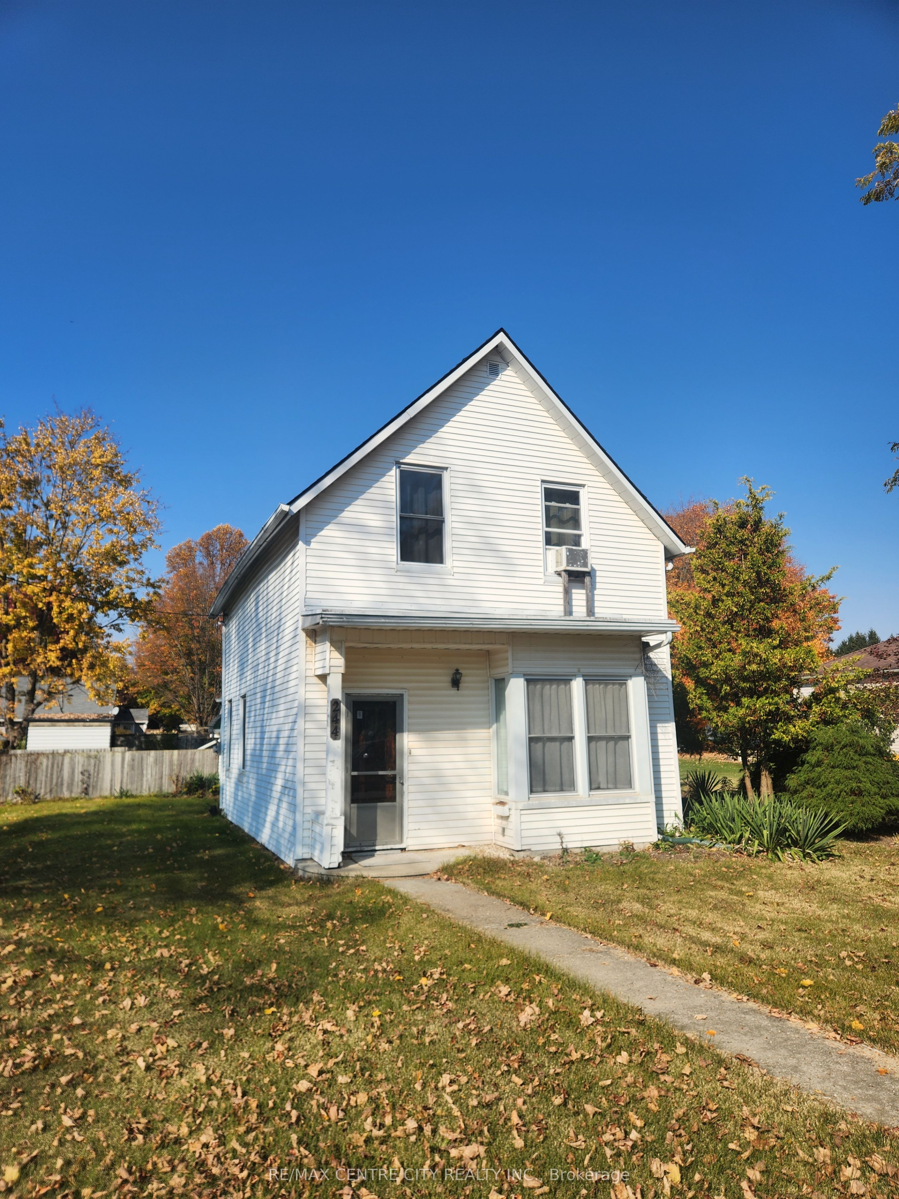 244 Elm Street W Property Photo 1