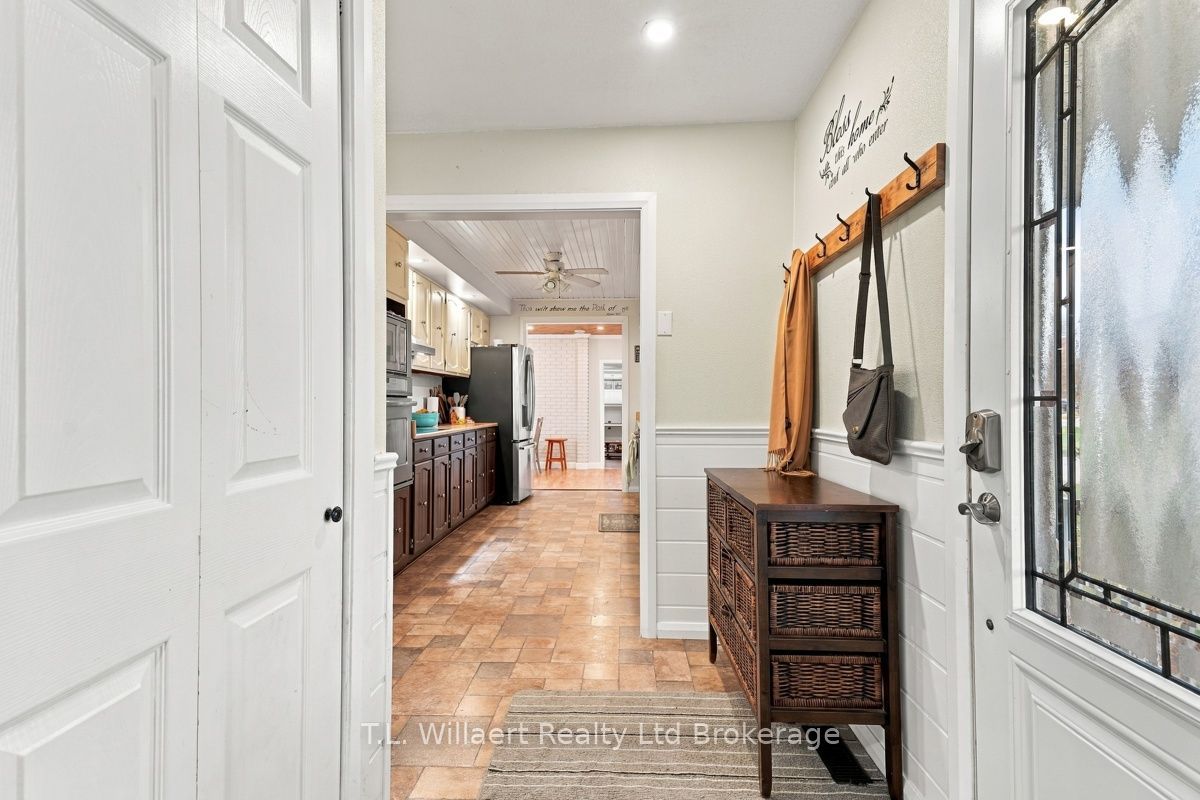 5996 Imperial Road Property Photo 6