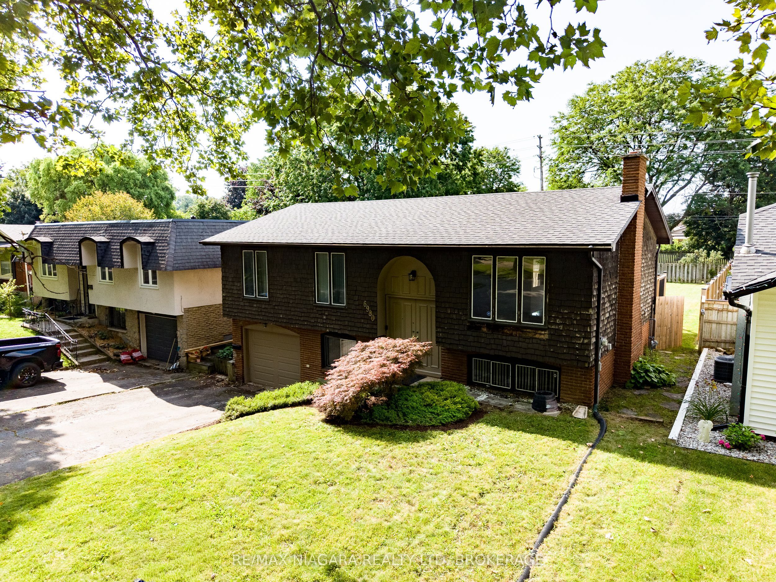 6980 Dolphin Street Property Photo 1