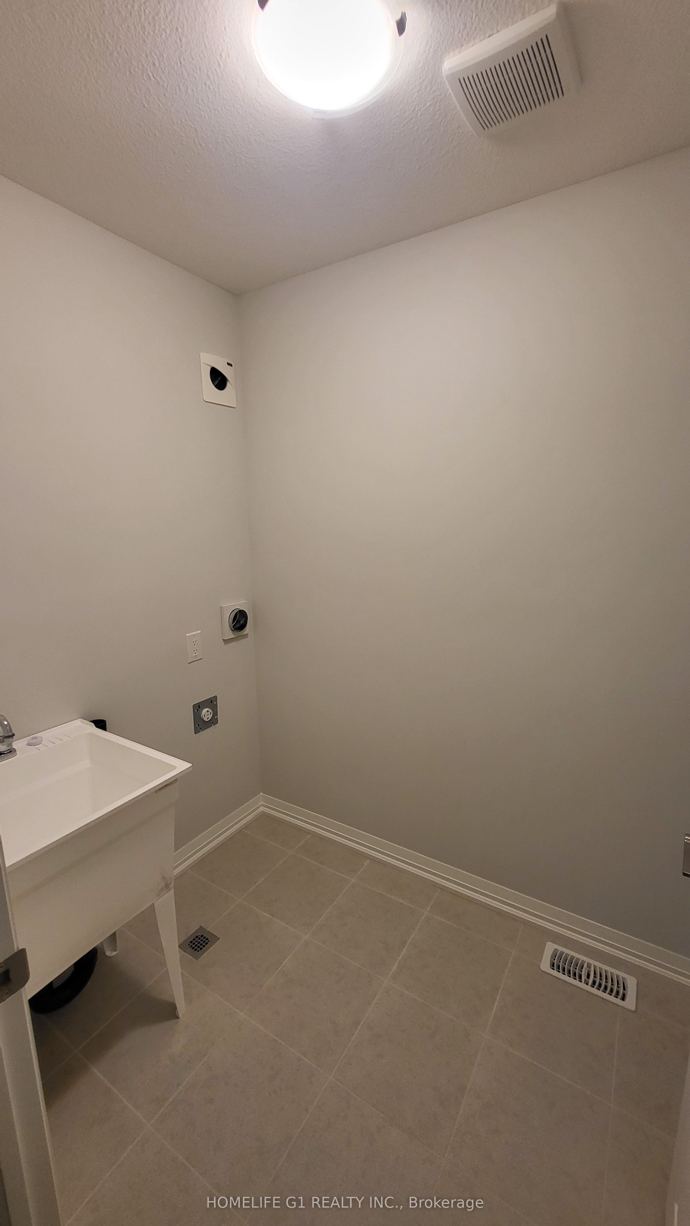 166 Bur Oak Drive Property Photo 16