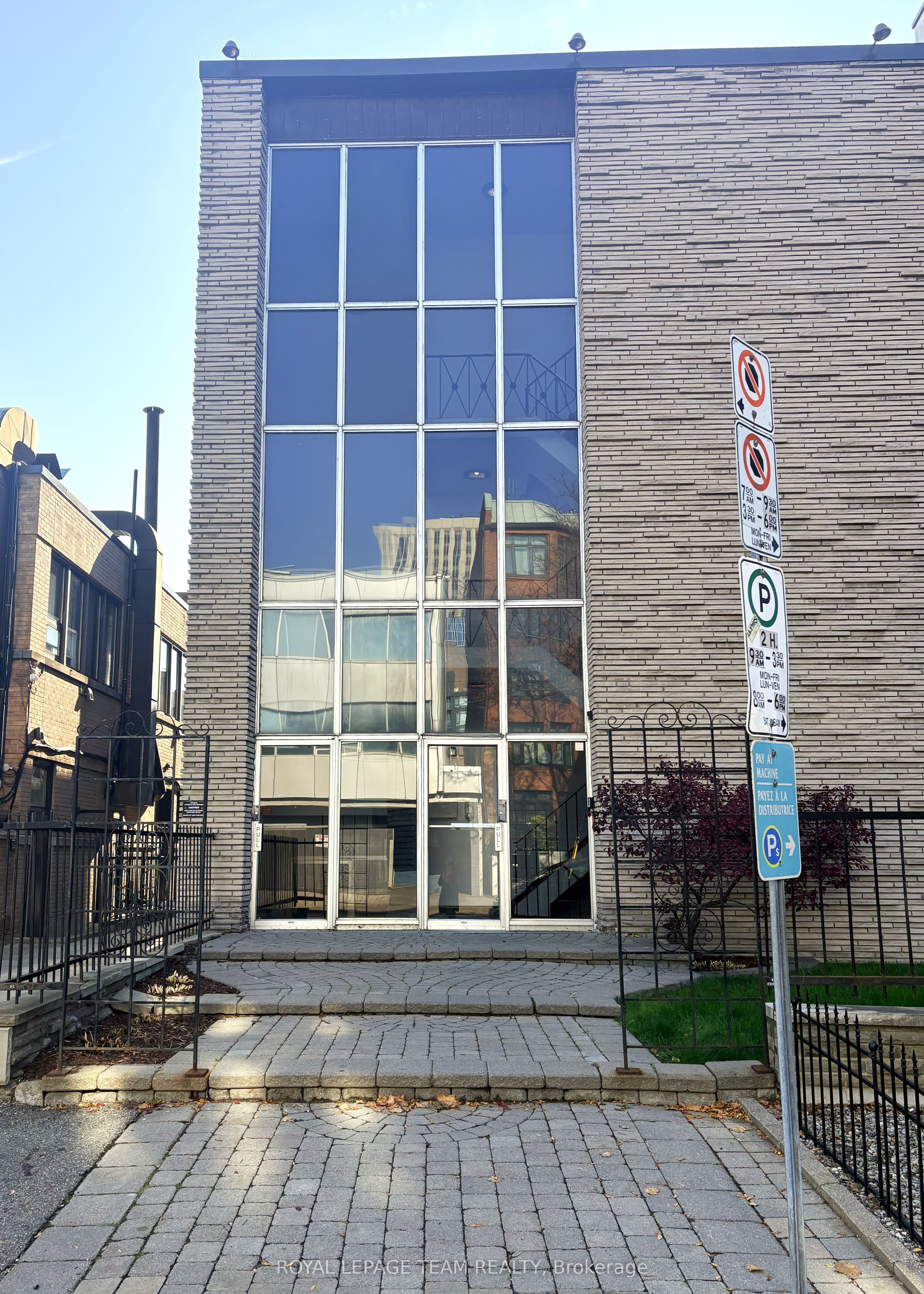 192 Somerset Street W Property Photo 1