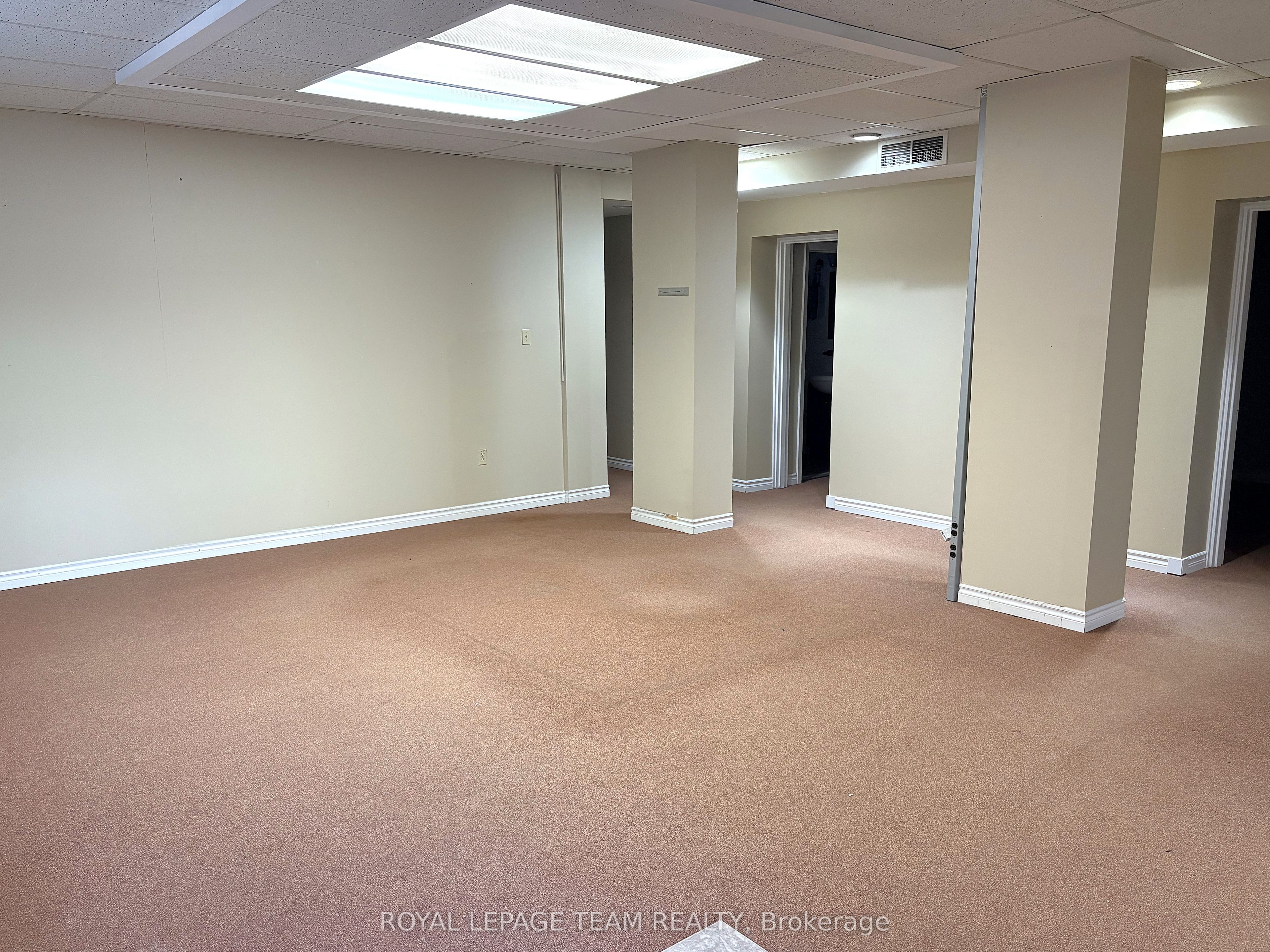 192 Somerset Street W Property Photo 3