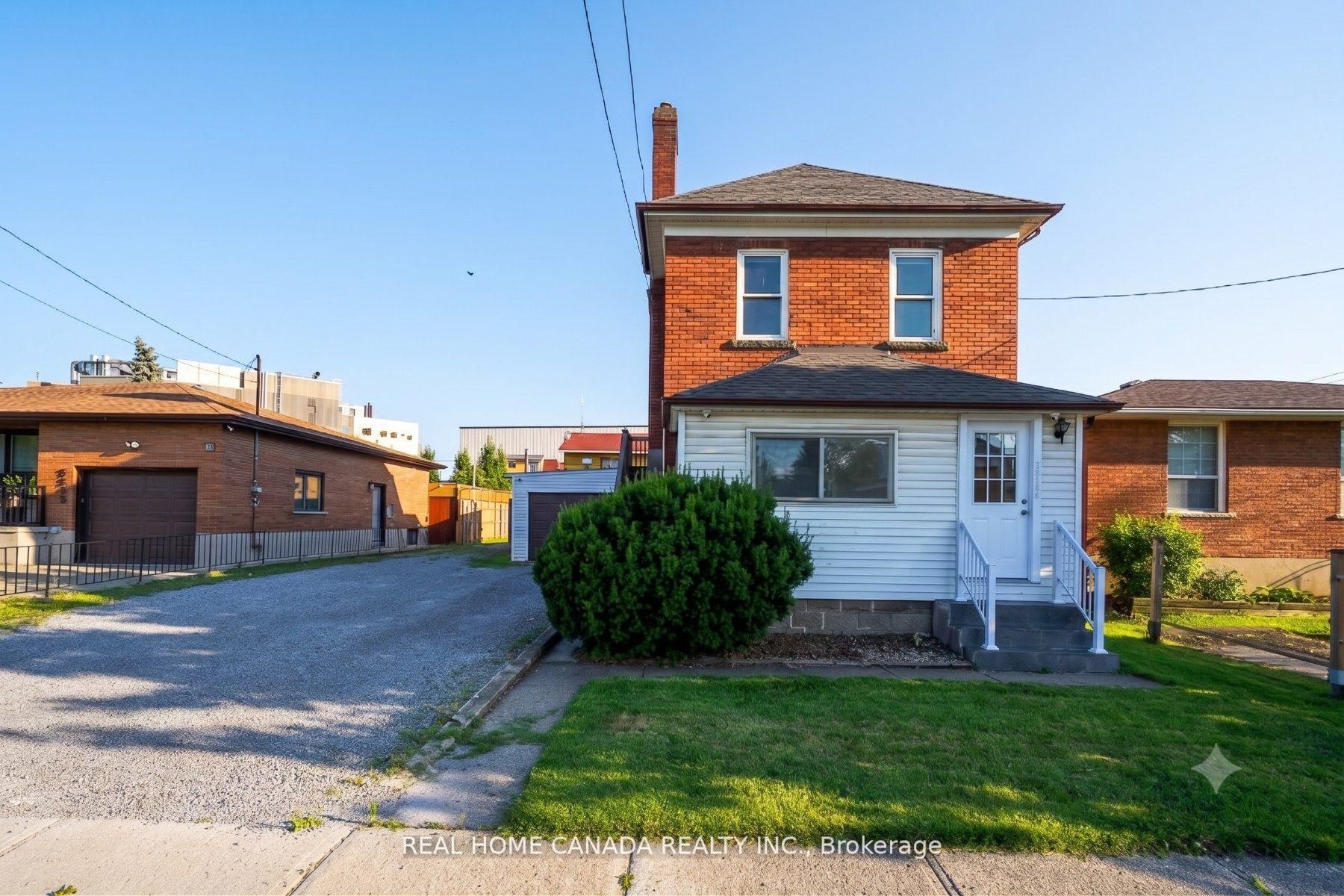 5262 KITCHENER Street Property Photo 1