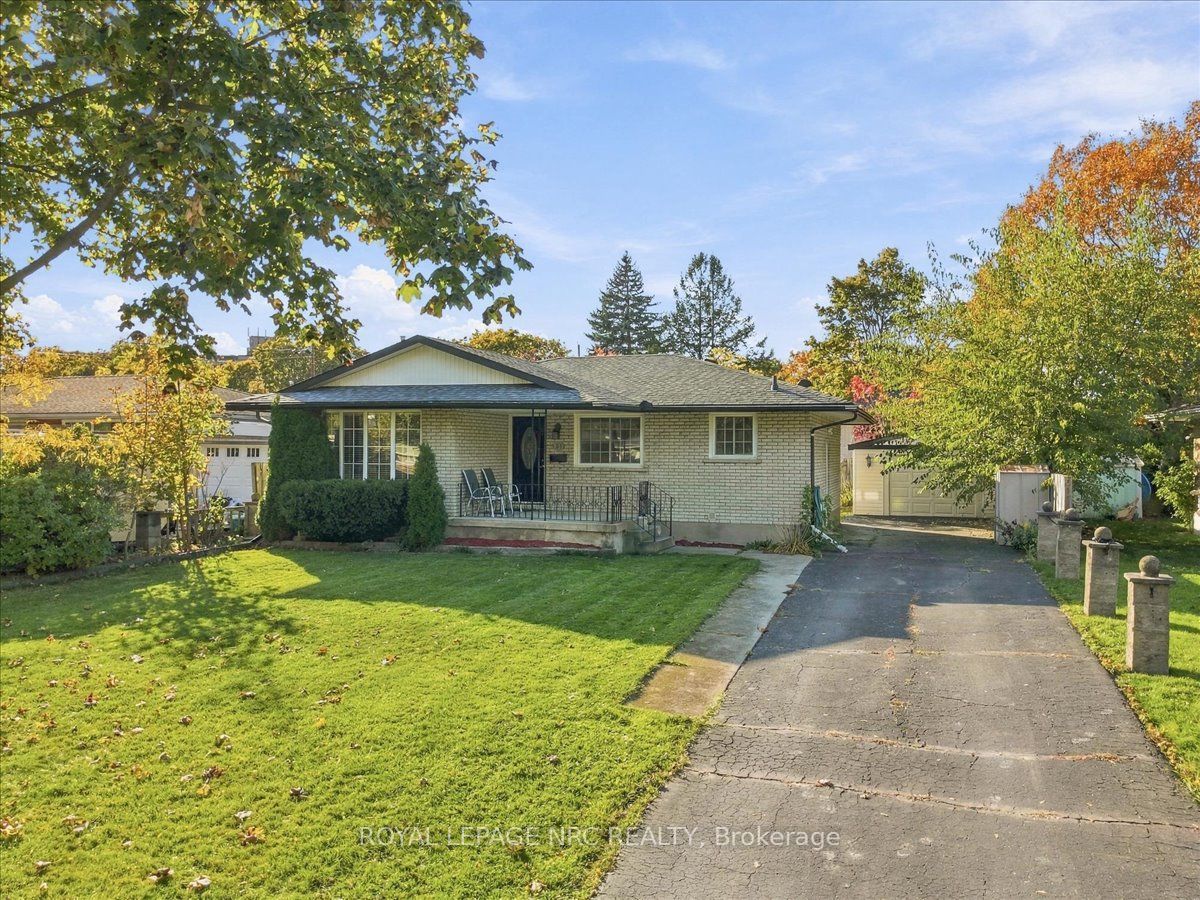 51 Highcourt Crescent Property Photo 1
