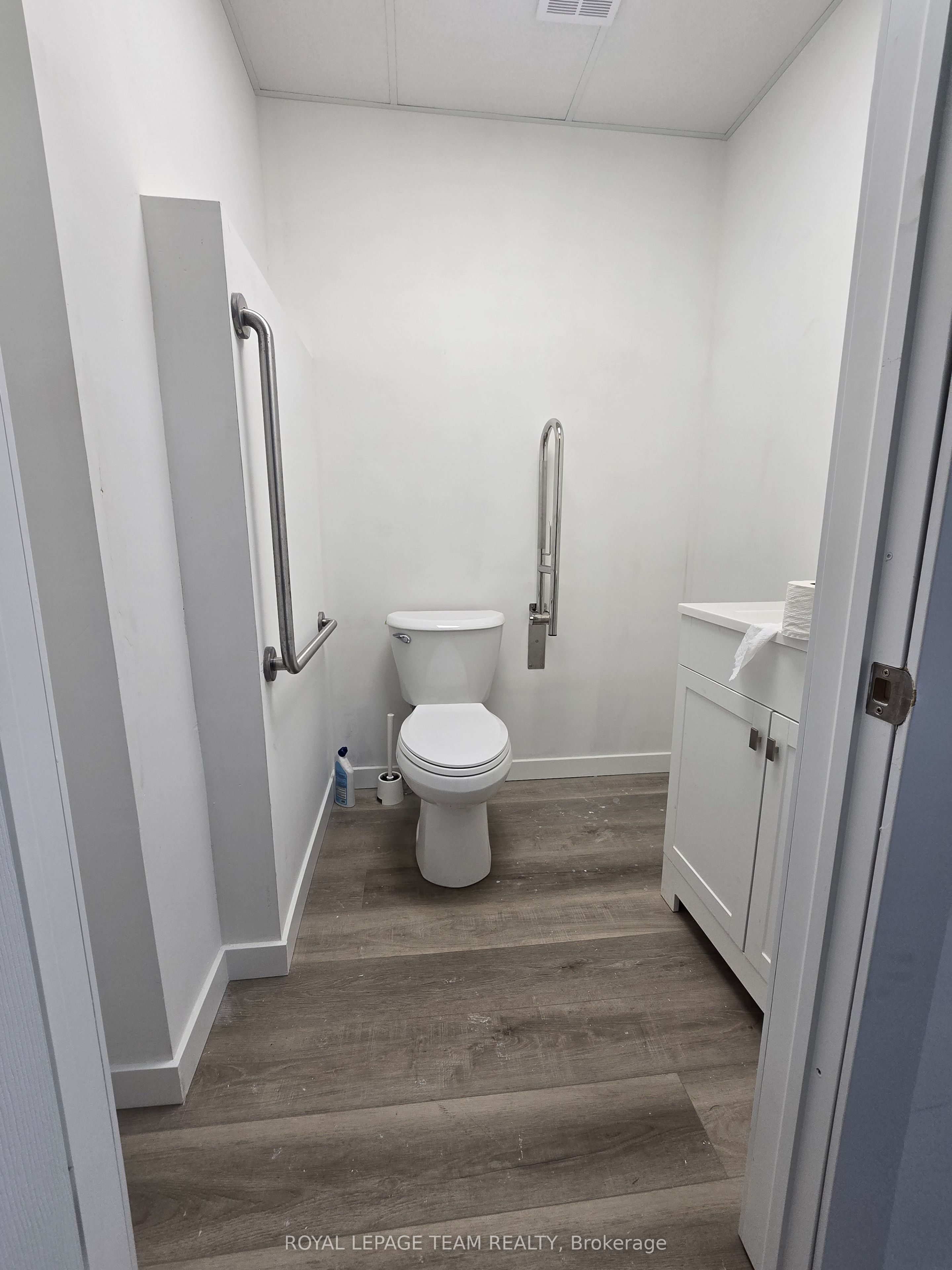 139 Bridge Street B Property Photo 5