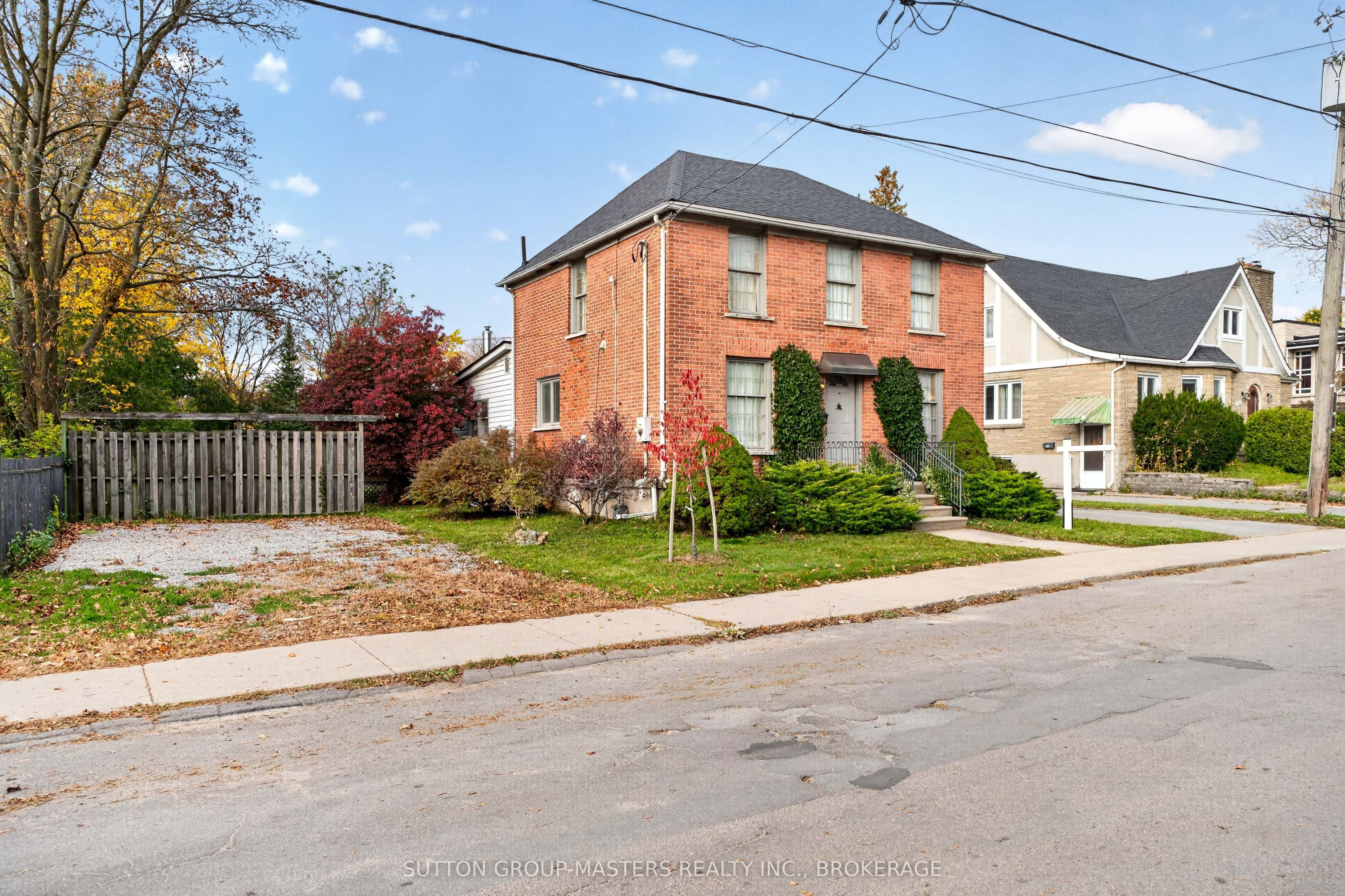 212 Macdonnell Street Property Photo 3