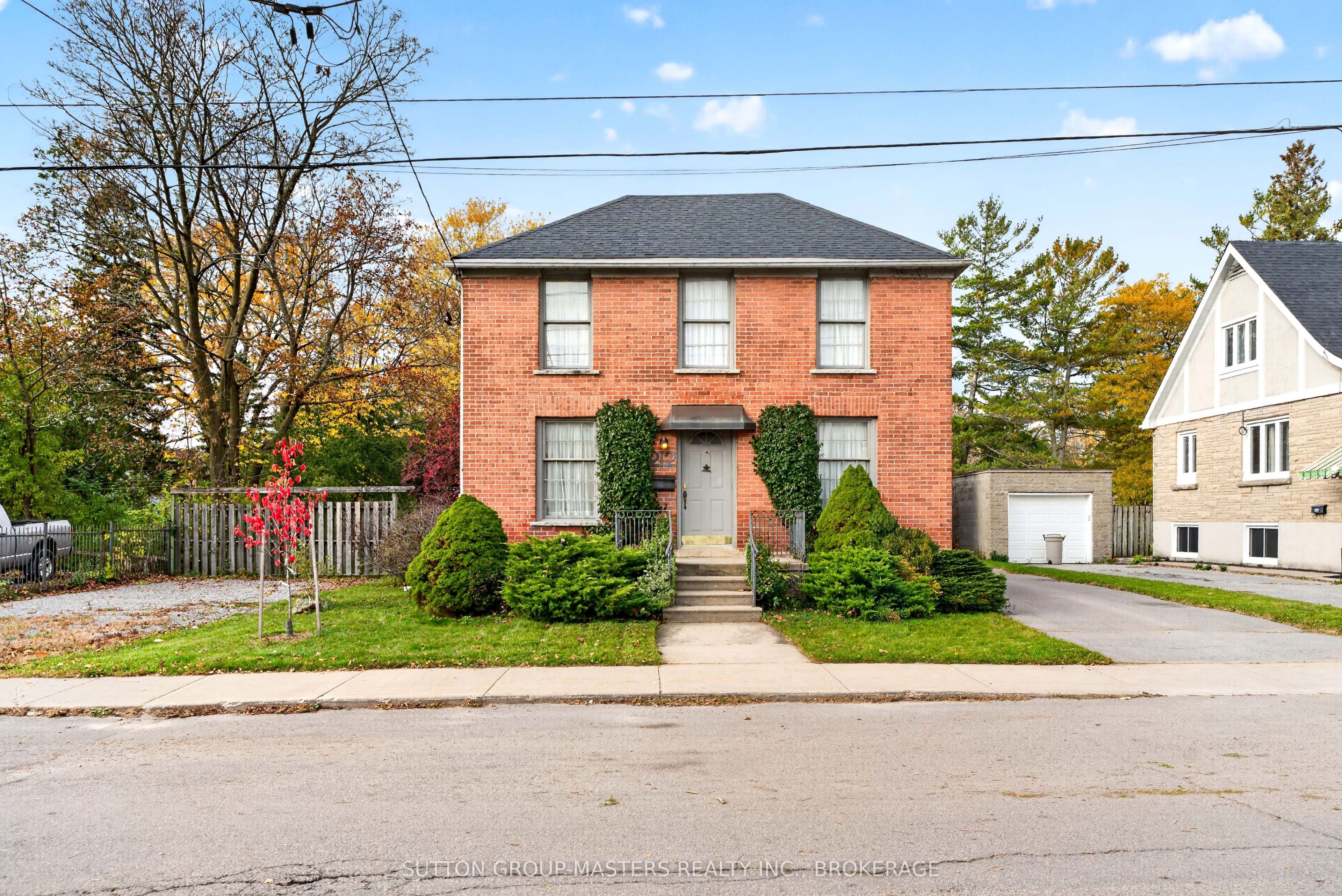 212 Macdonnell Street Property Photo 4