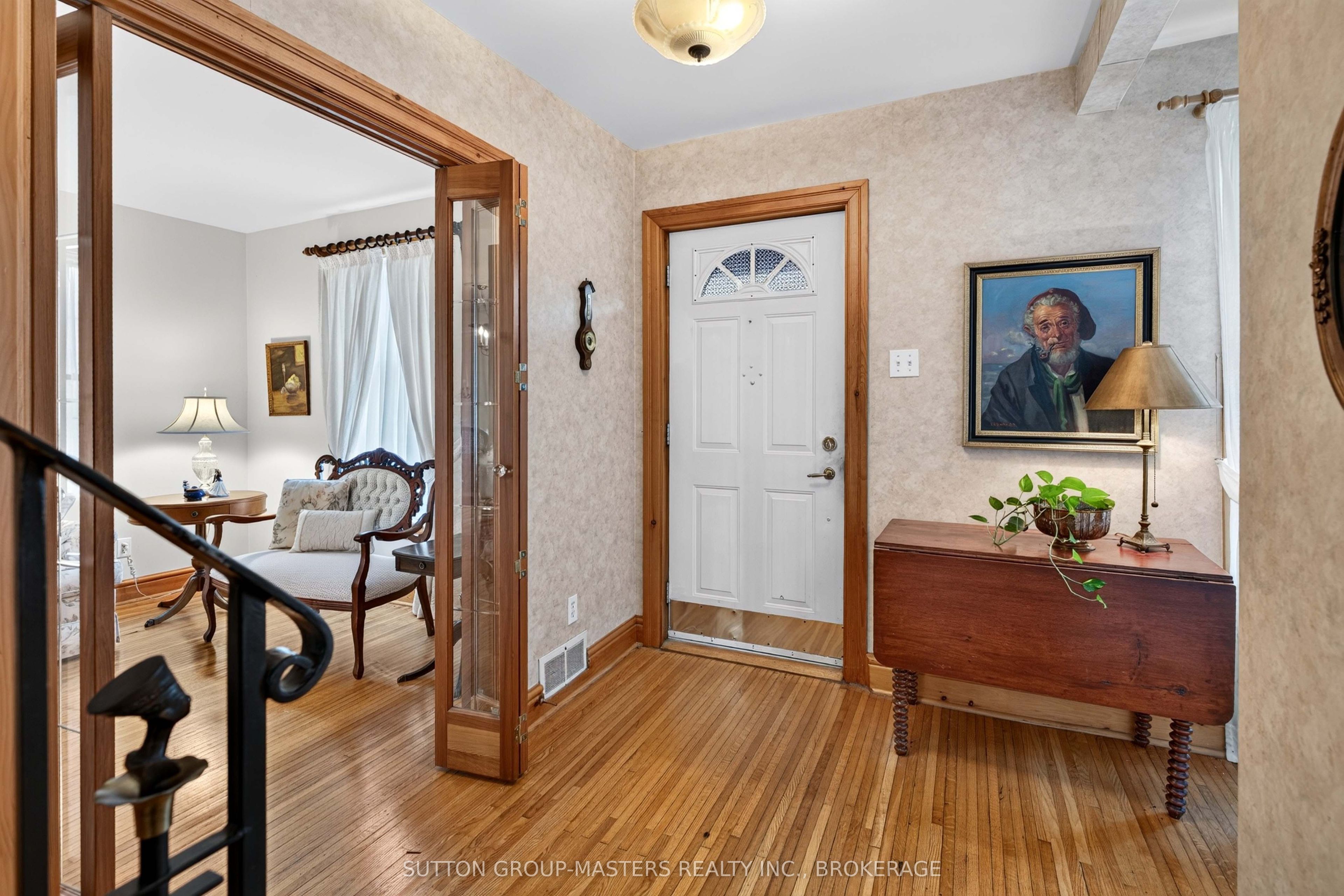212 Macdonnell Street Property Photo 5