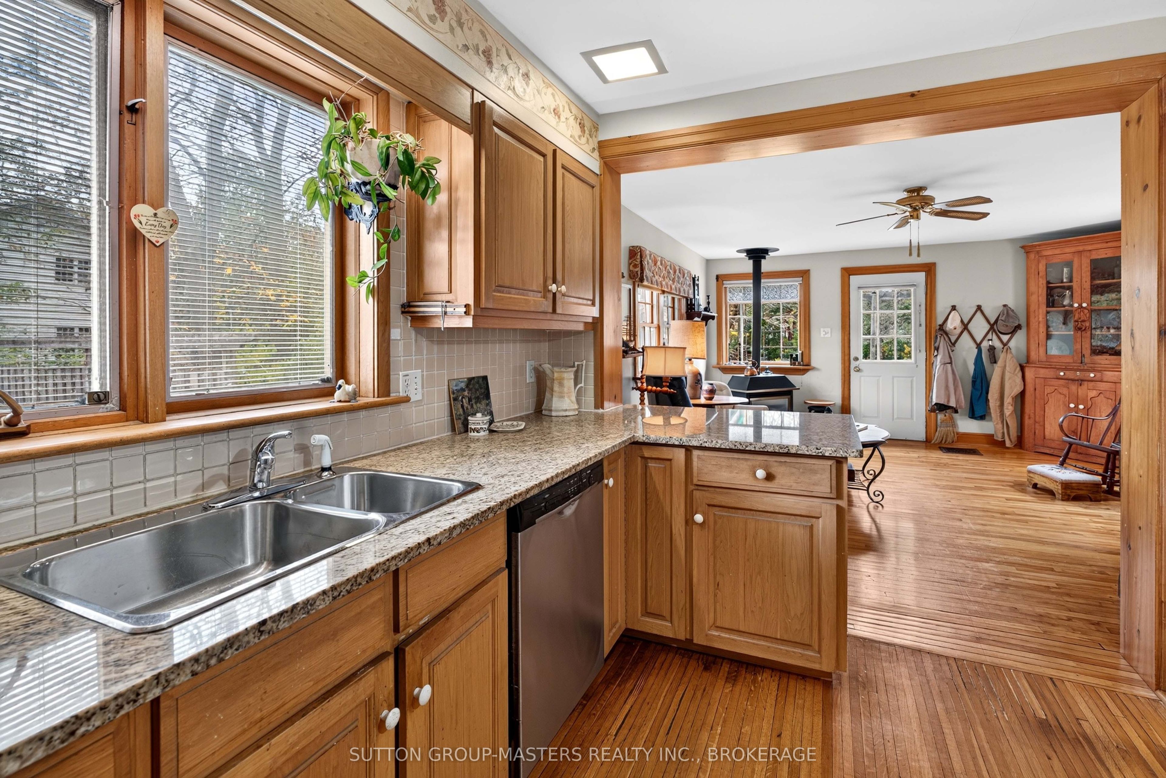 212 Macdonnell Street Property Photo 14
