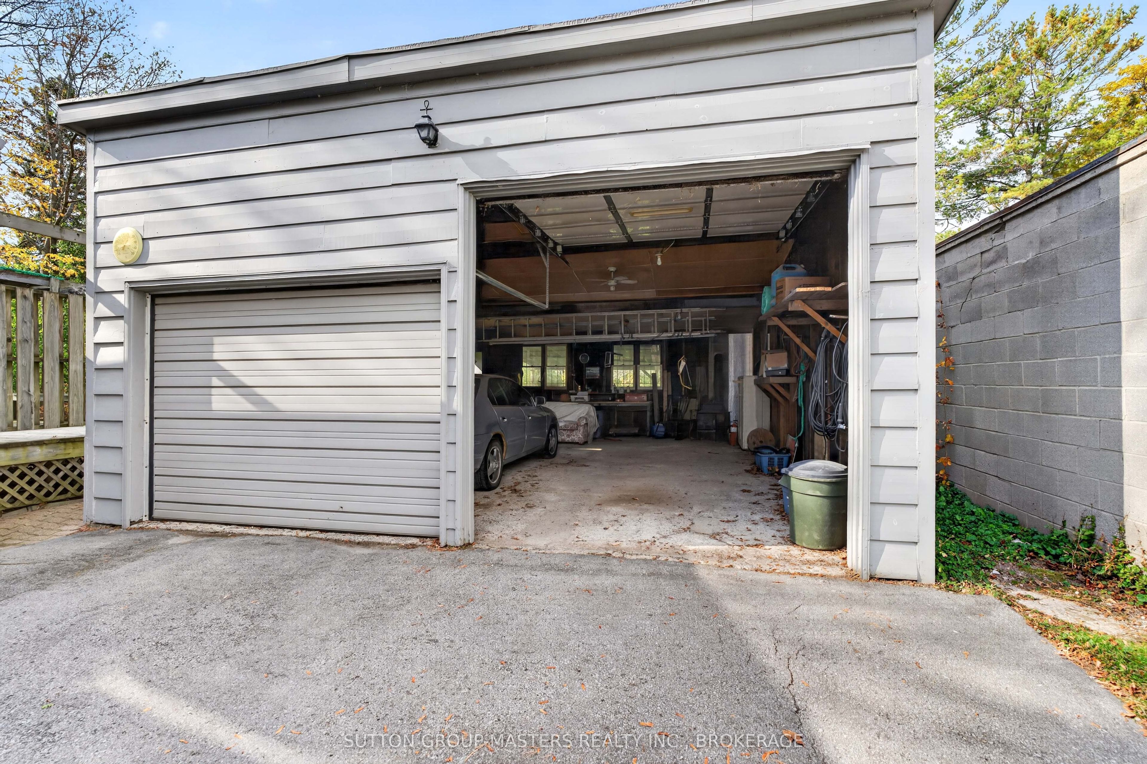 212 Macdonnell Street Property Photo 37