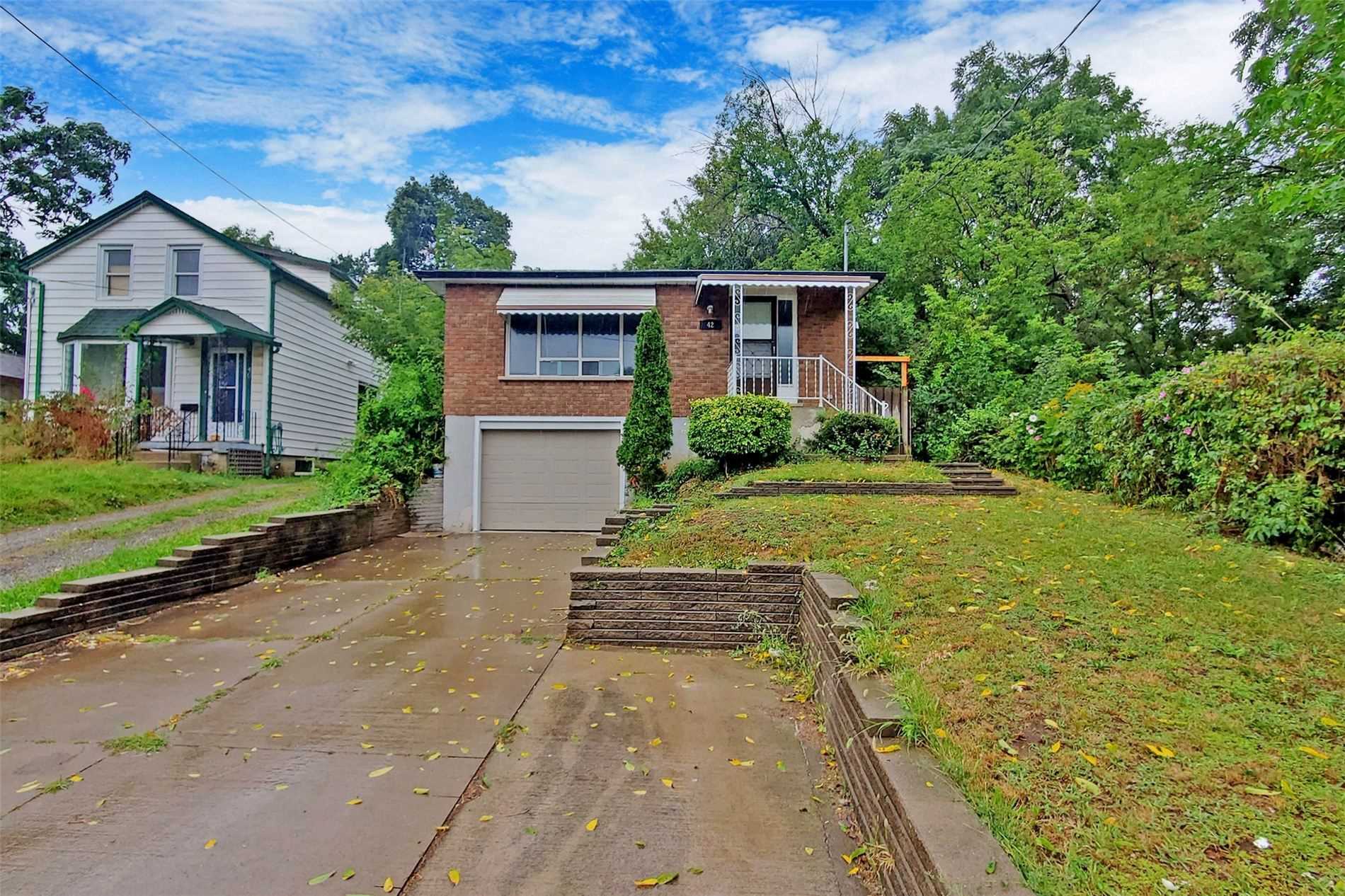 42 Gale Cres Property Photo 1