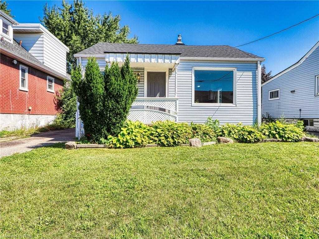 18 Sherbourne St Property Photo 1