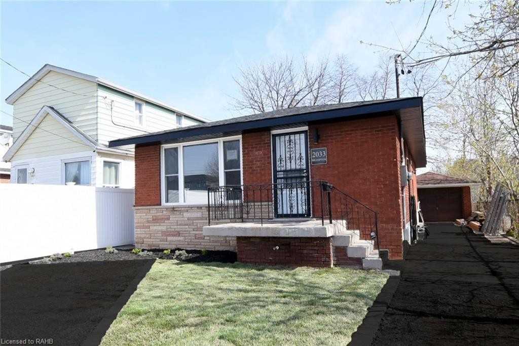 2033 Brampton St Property Photo 1