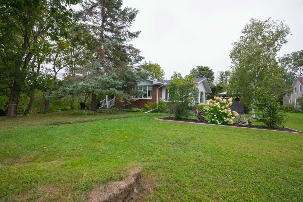 30 Chippewa St Property Photo 1