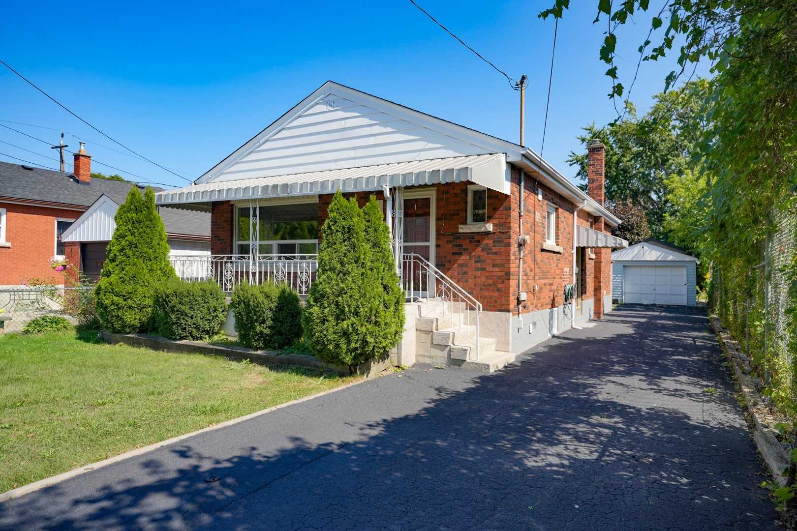 1 Erindale Ave Property Photo 1