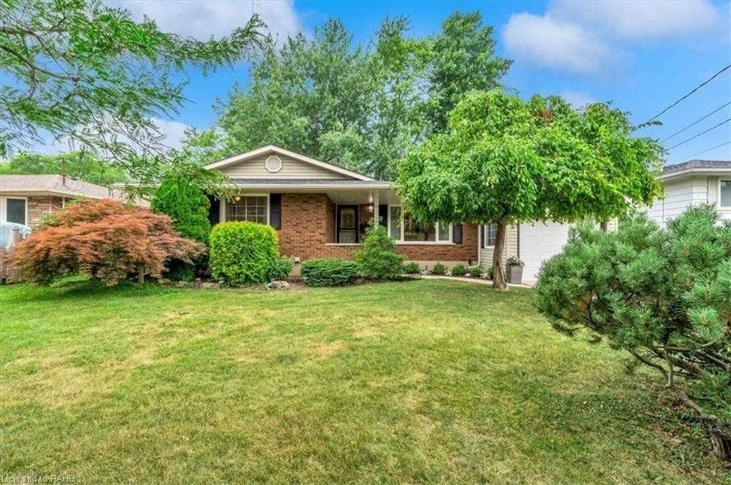 29 Prince Charles Dr Property Photo 1
