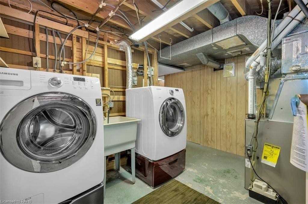 29 Prince Charles Dr Property Photo 27