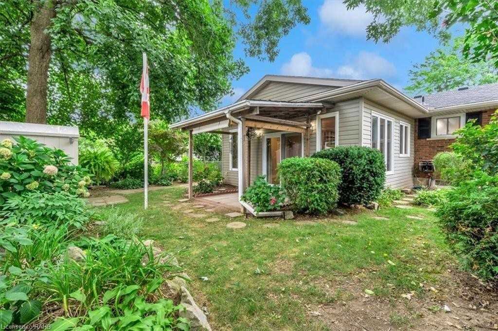 29 Prince Charles Dr Property Photo 33