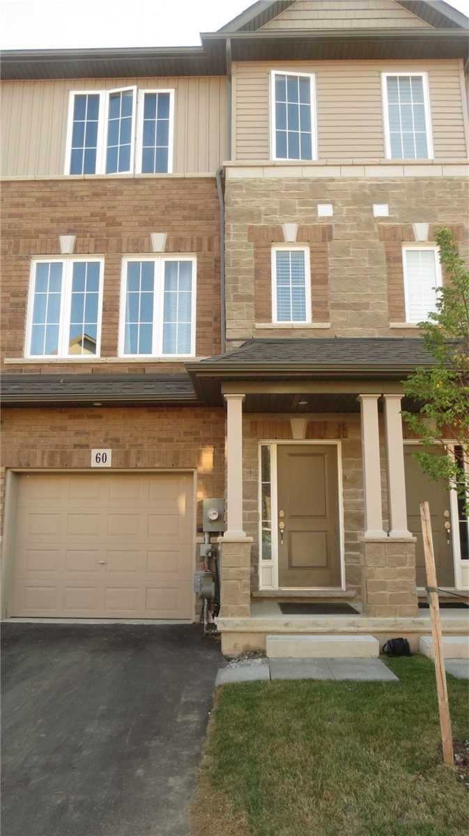 60 Aquarius Cres Property Photo 1