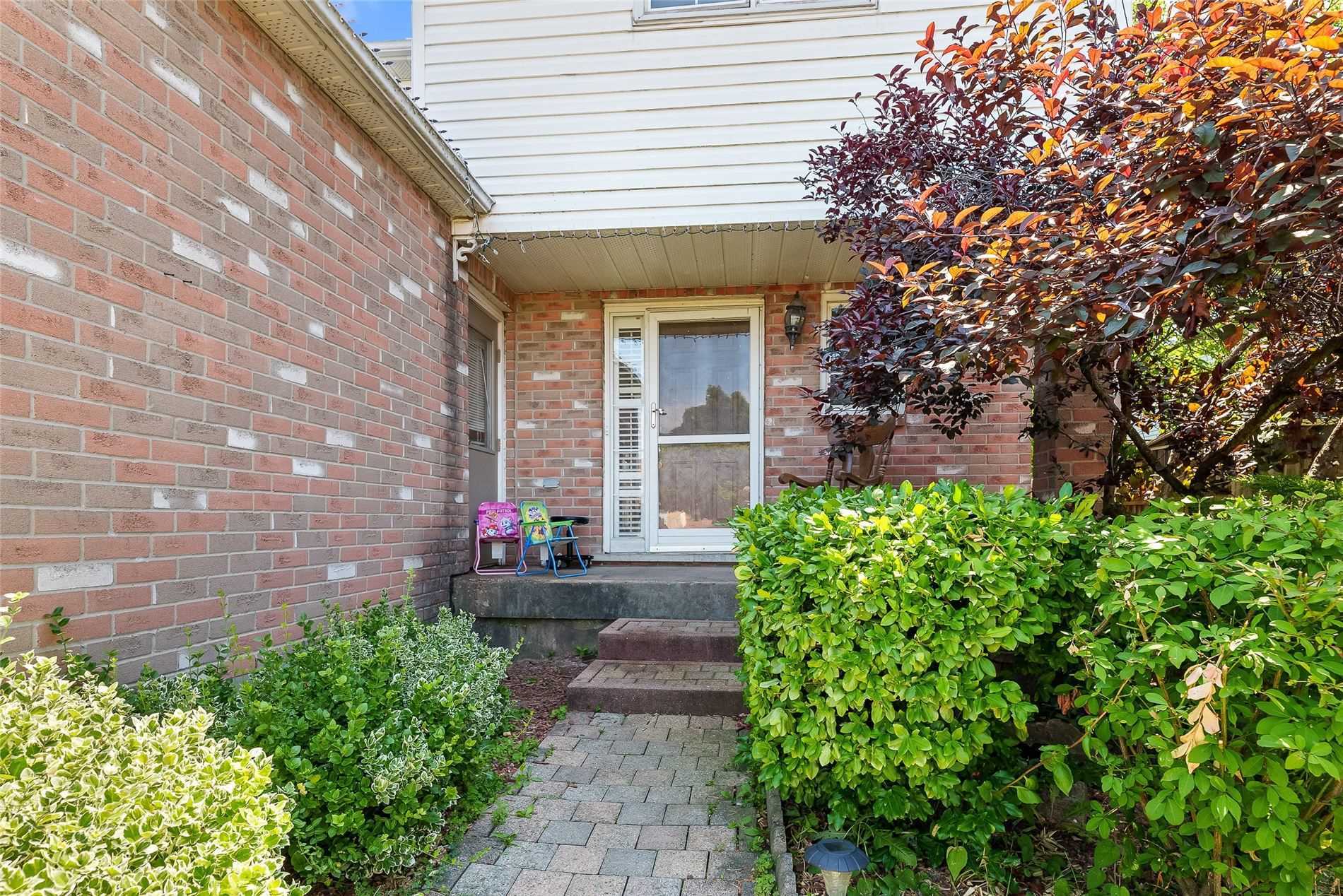 8 Buss Crt Property Photo 1